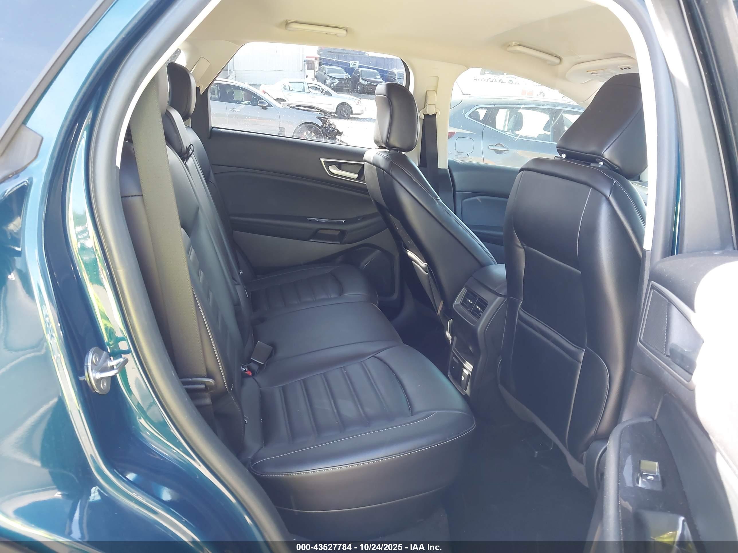 FORD EDGE image 8