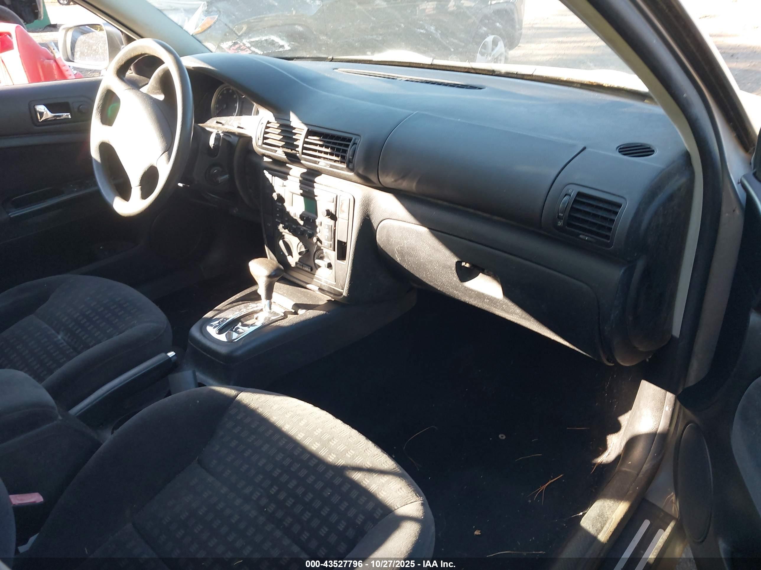 VOLKSWAGEN PASSAT image 5