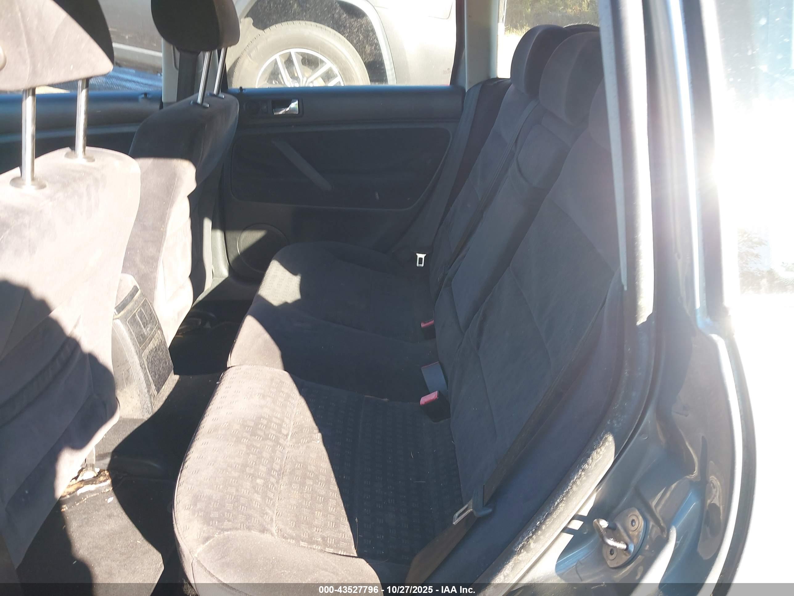 VOLKSWAGEN PASSAT image 8