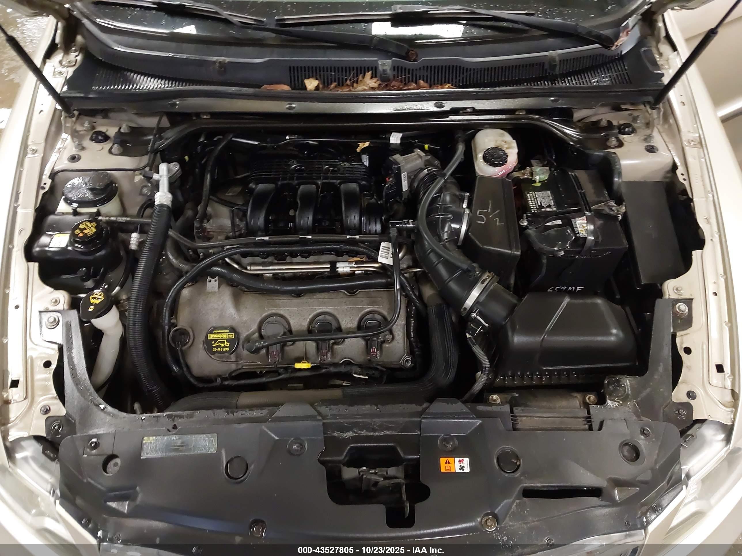 FORD TAURUS image 10