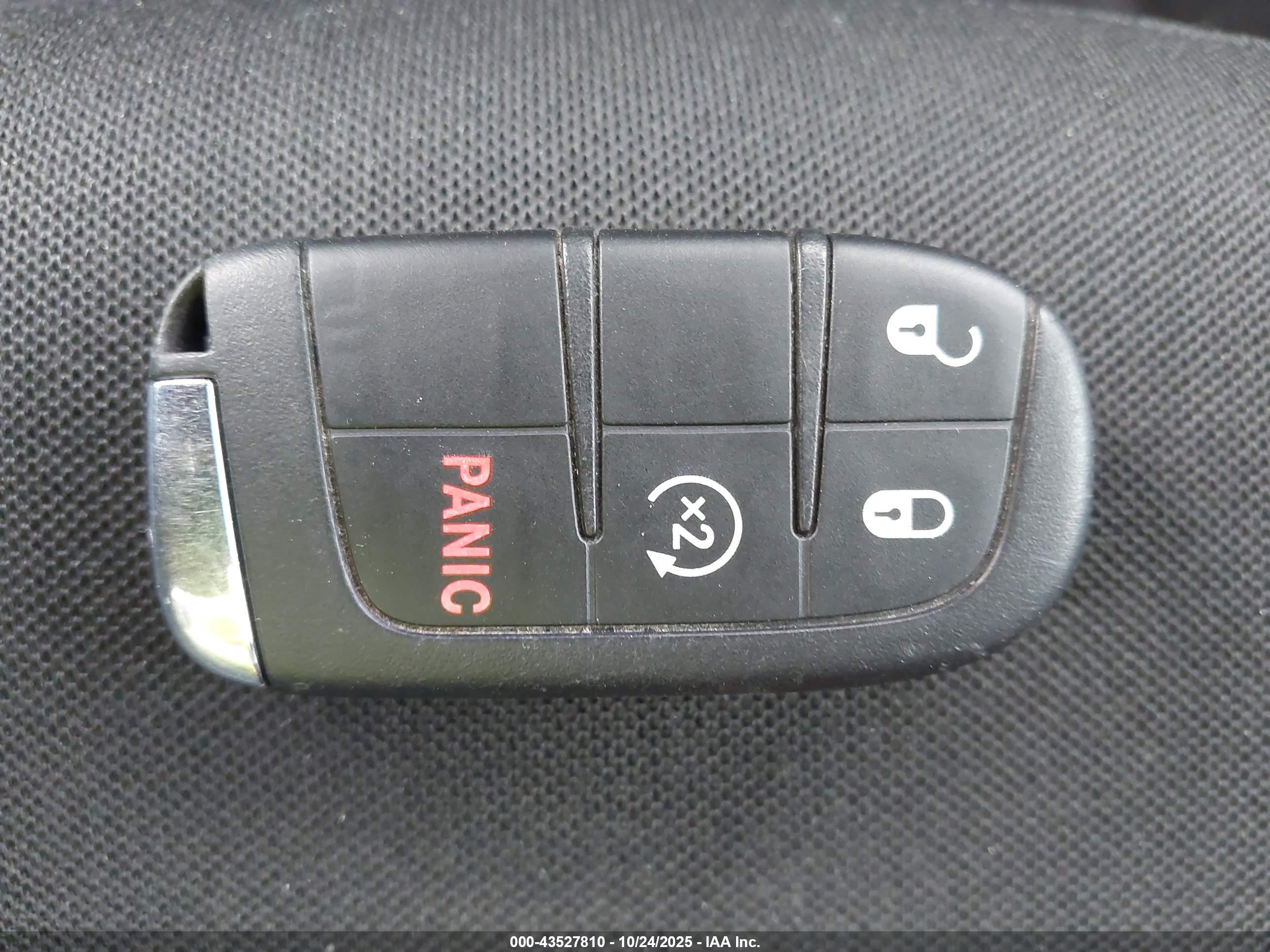 JEEP RENEGADE image 11