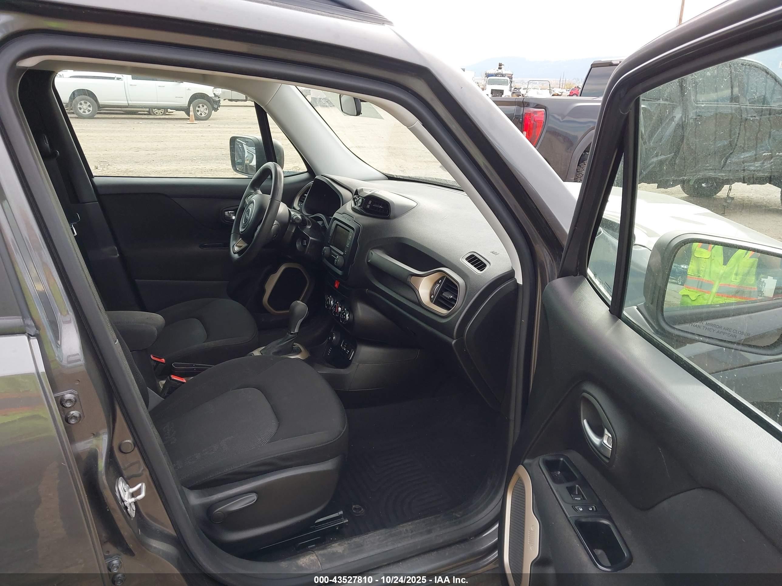 JEEP RENEGADE image 5