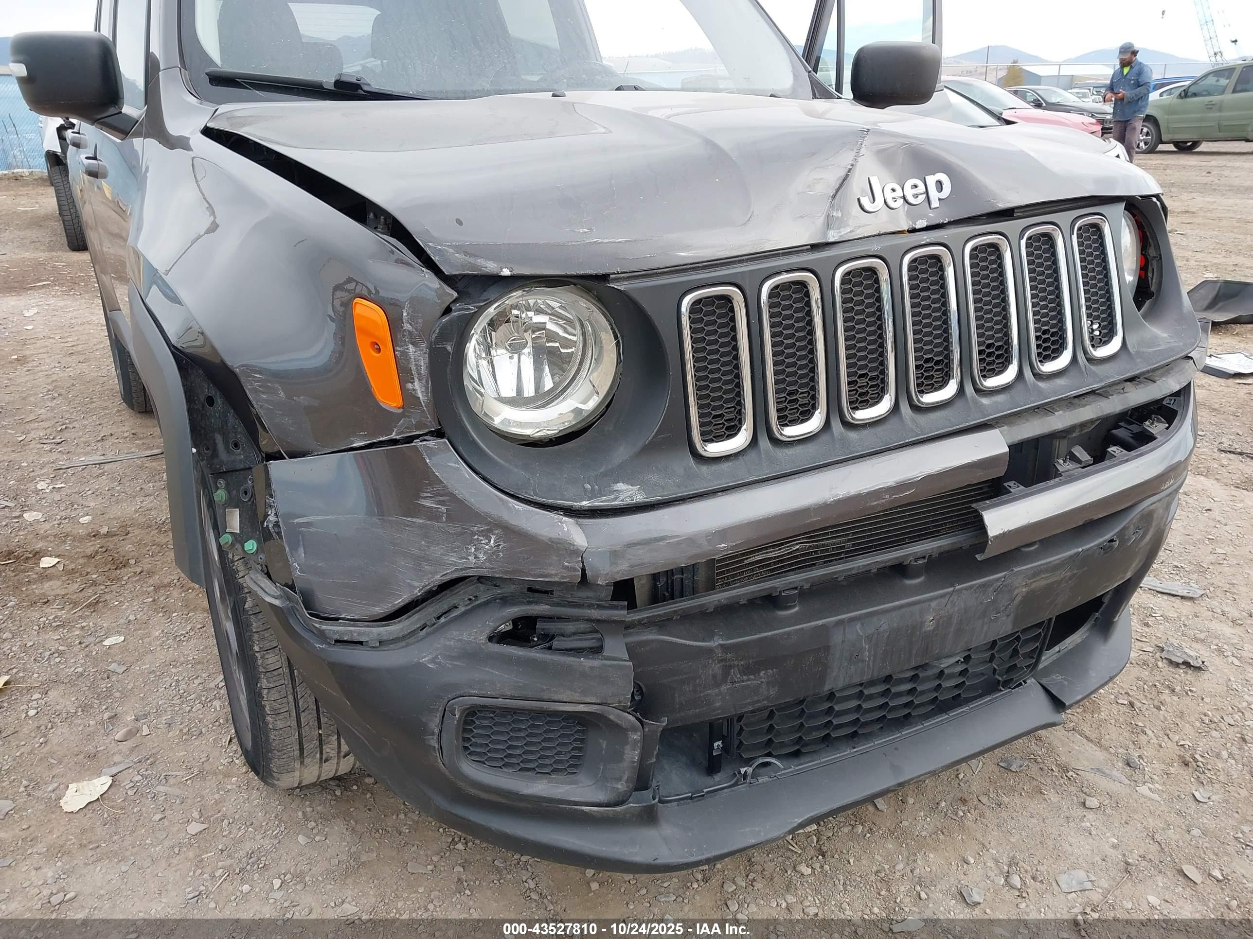 JEEP RENEGADE image 6