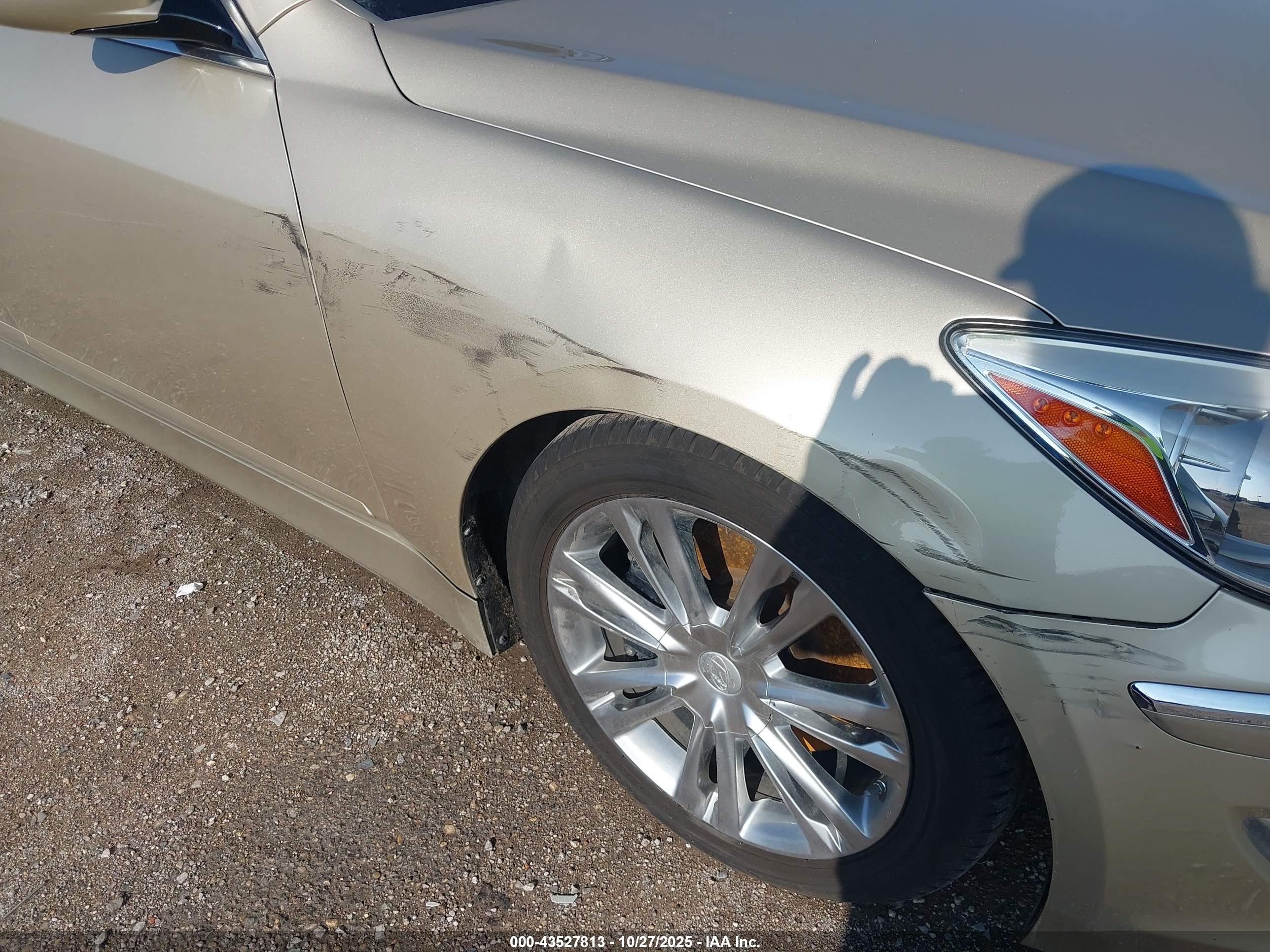 HYUNDAI GENESIS image 6