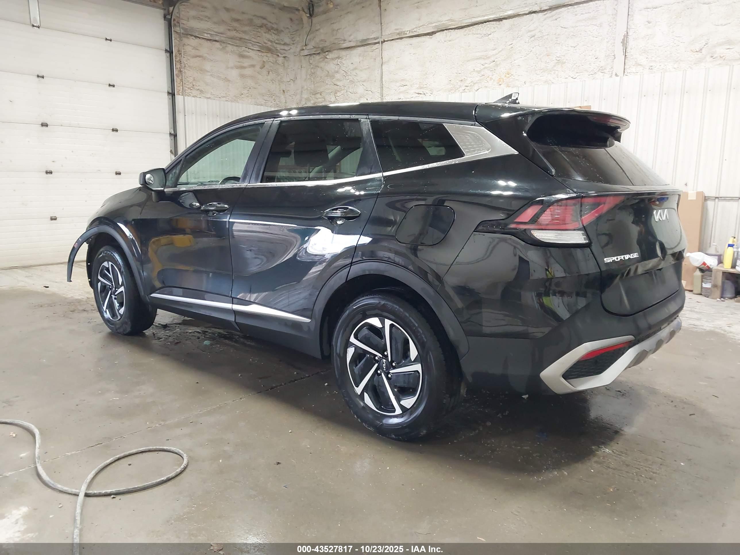 KIA SPORTAGE image 3
