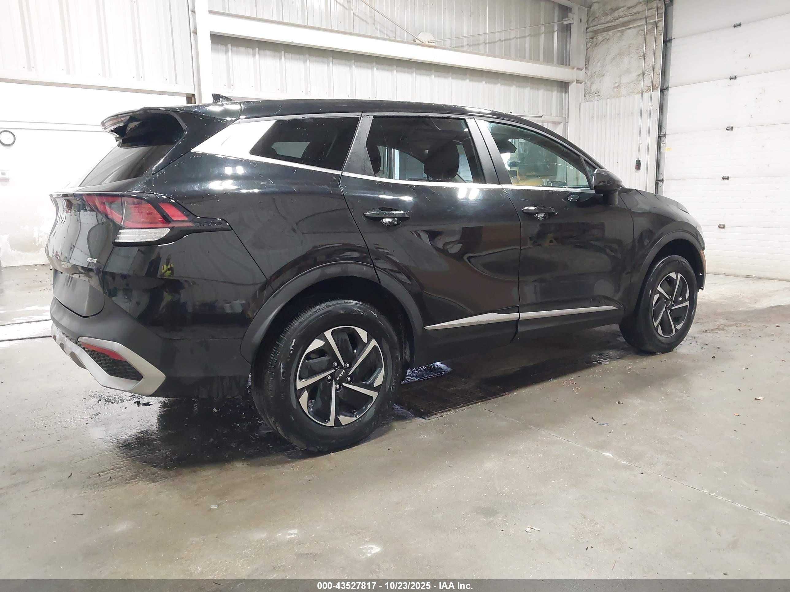 KIA SPORTAGE image 4