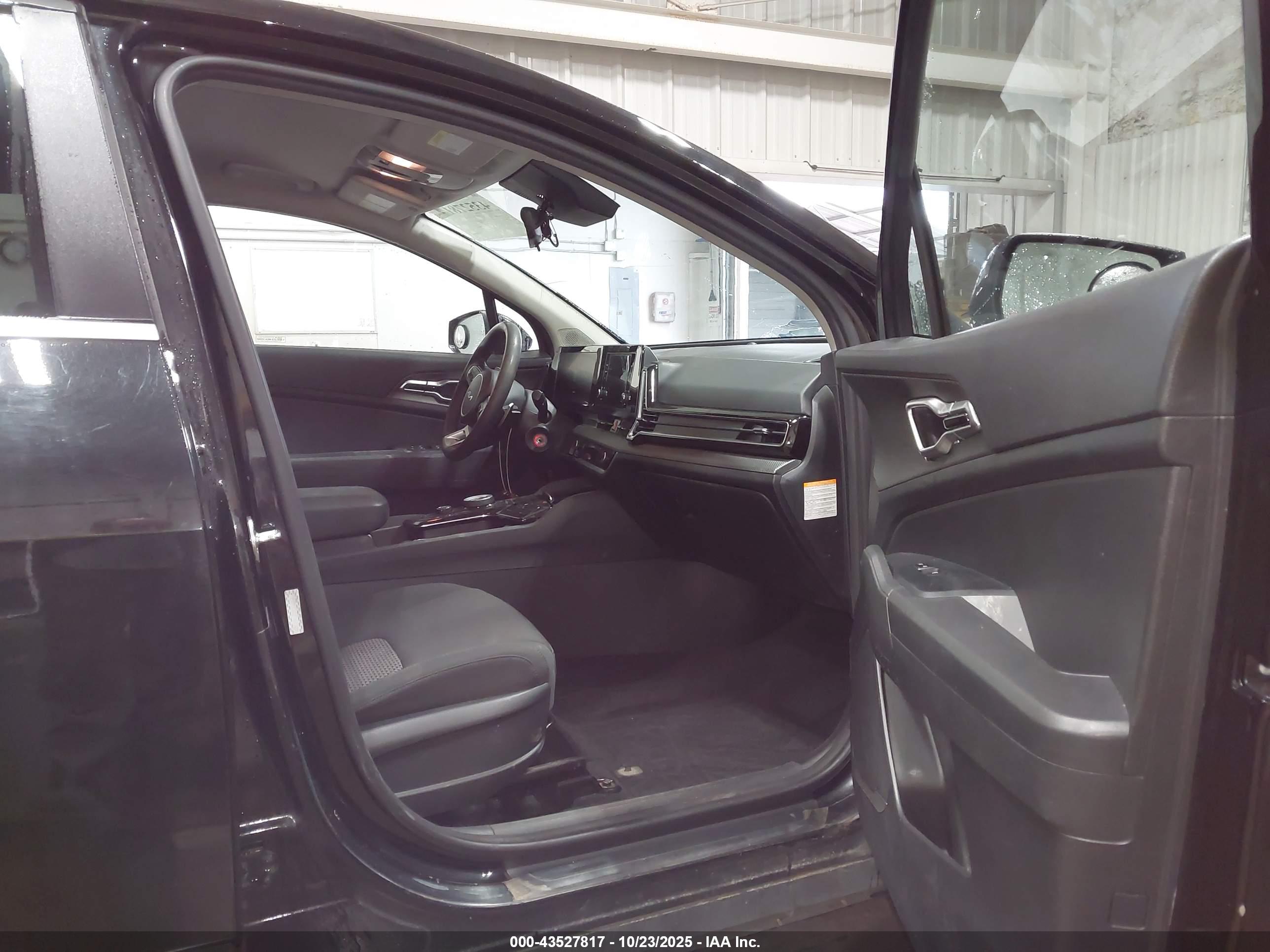 KIA SPORTAGE image 5