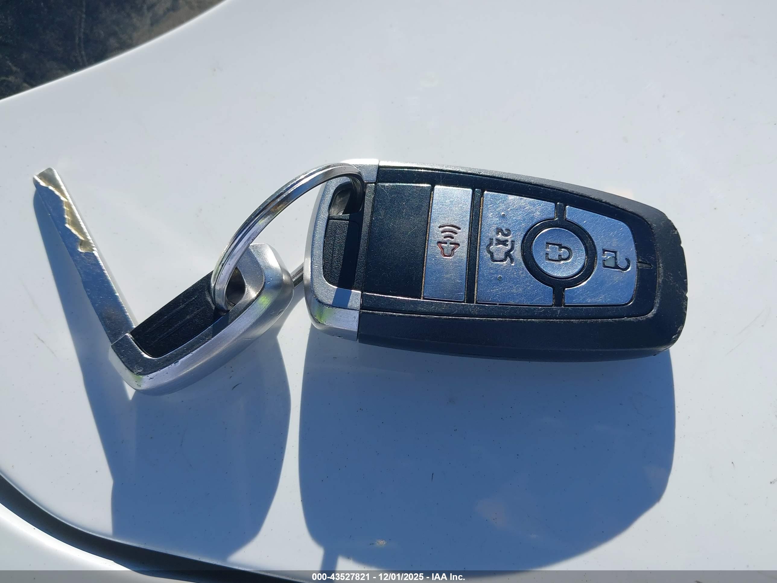 FORD FUSION image 11