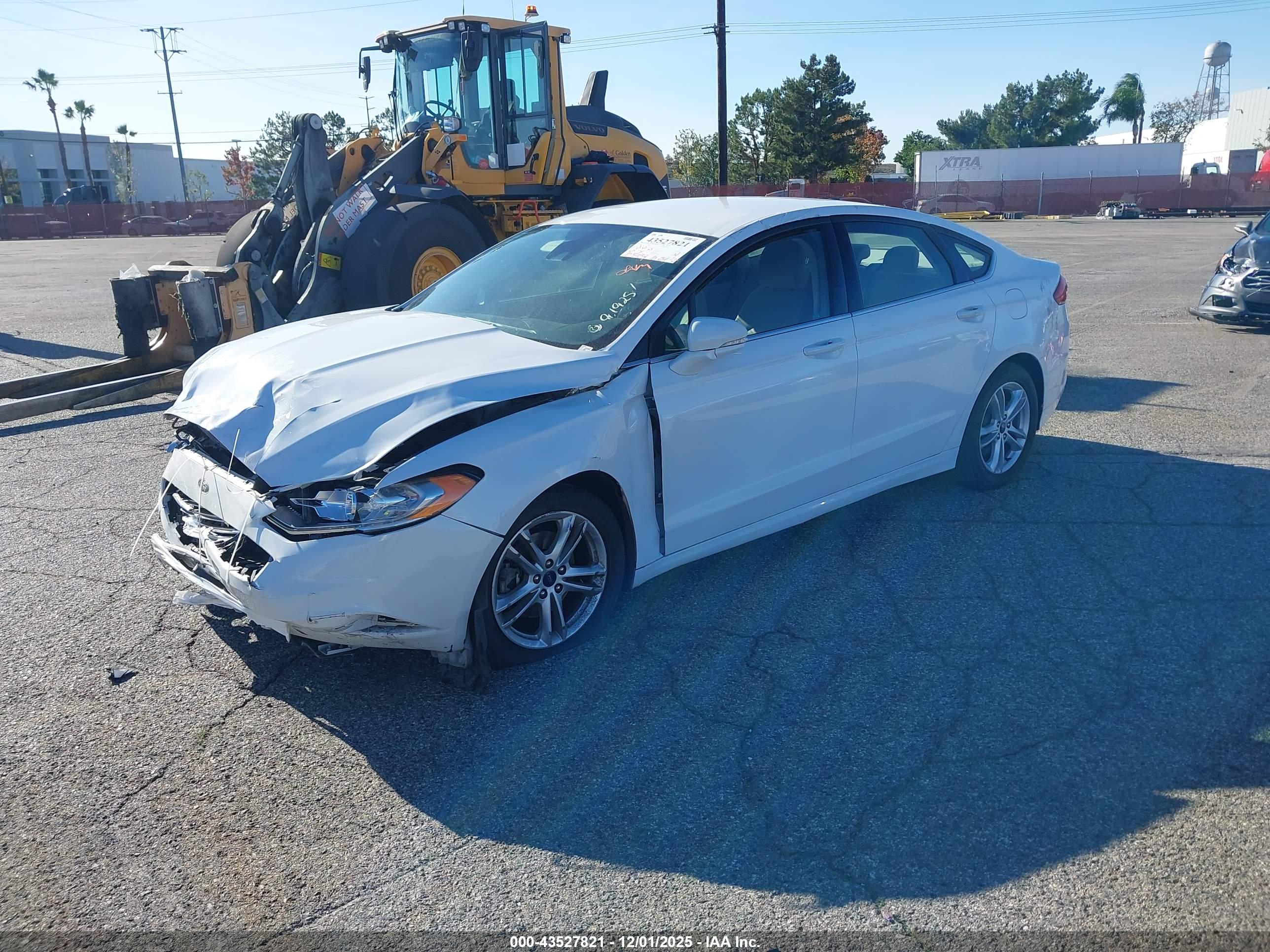 FORD FUSION image 2