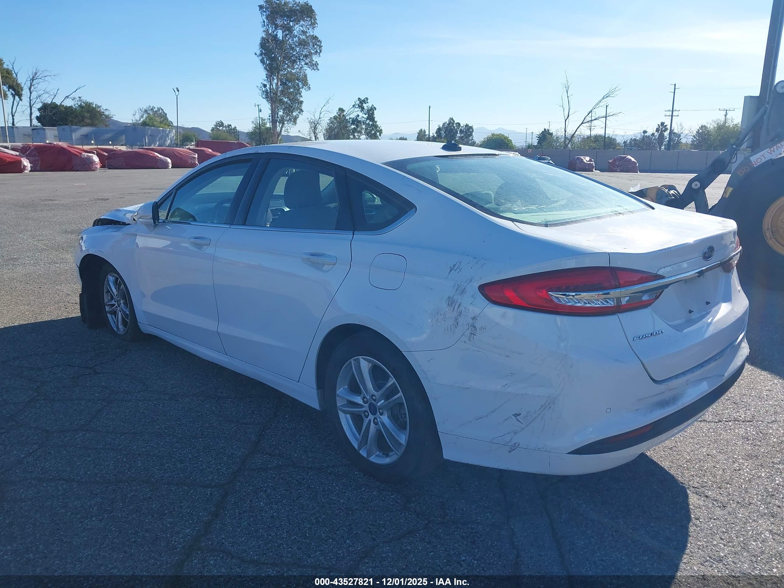 FORD FUSION image 3