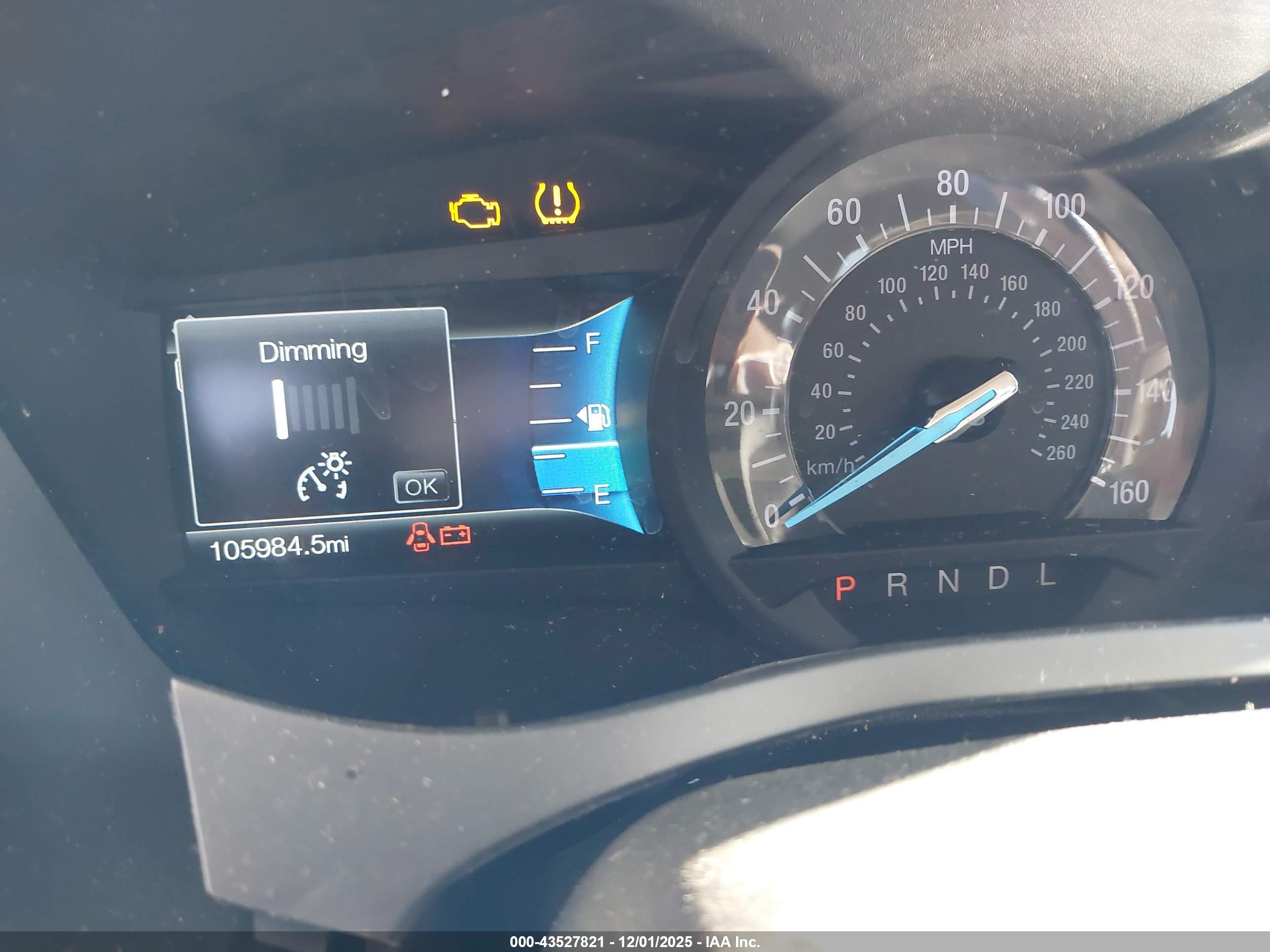 FORD FUSION image 7