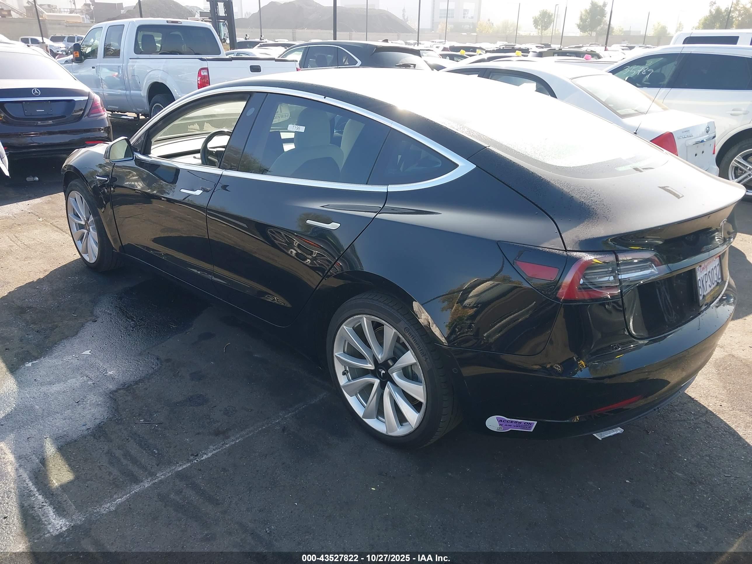 TESLA MODEL image 3
