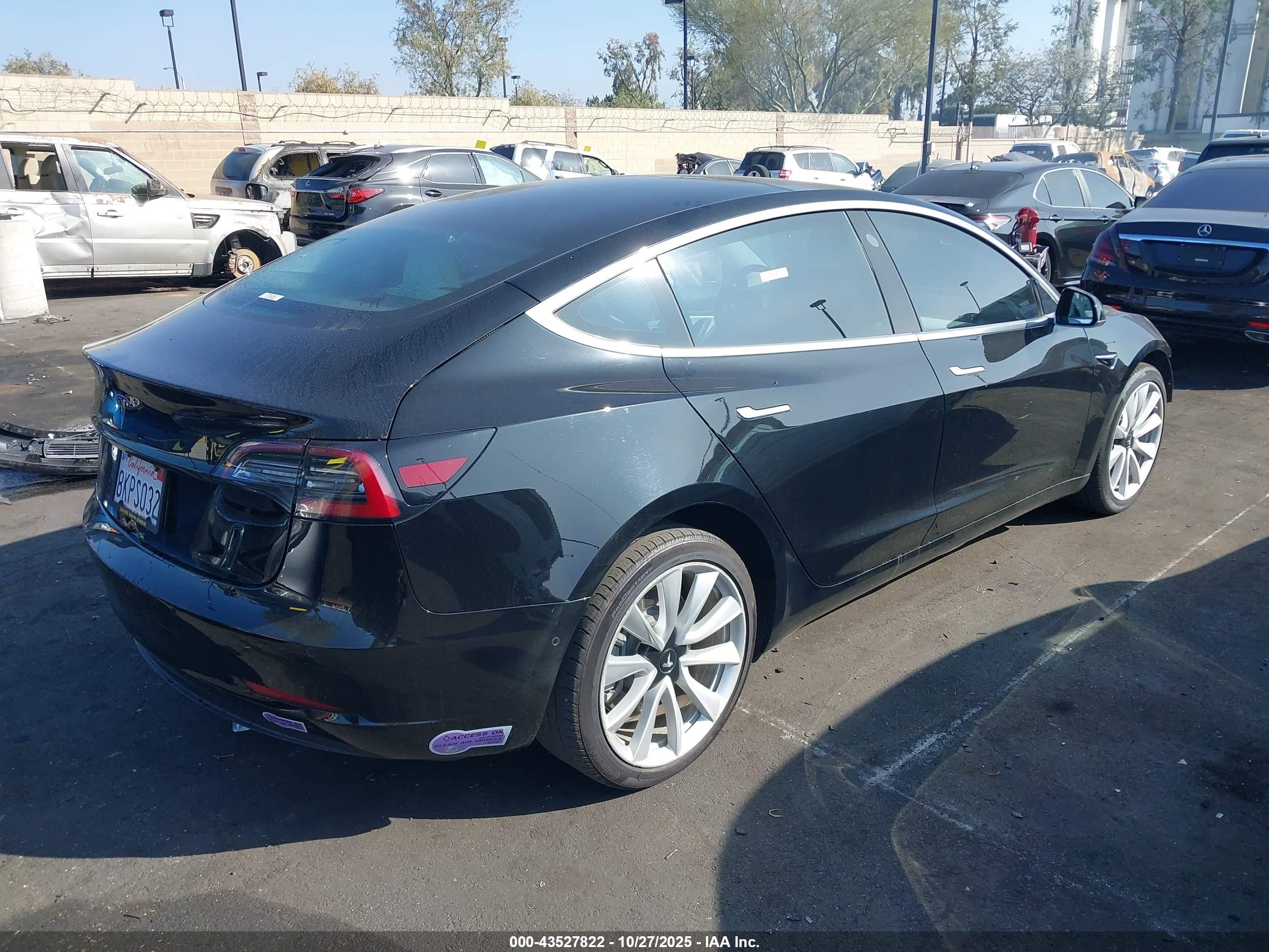 TESLA MODEL image 4