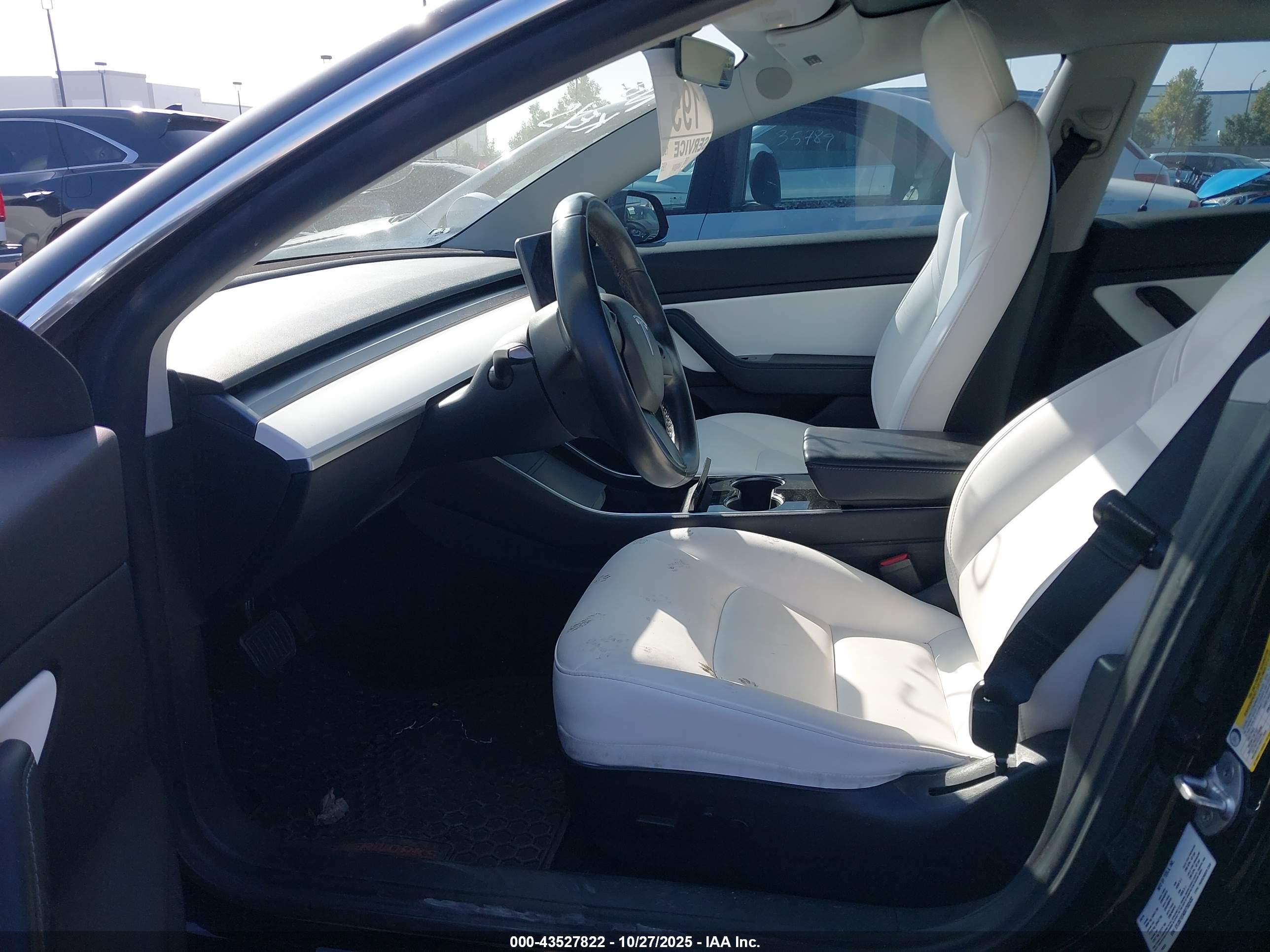 TESLA MODEL image 5