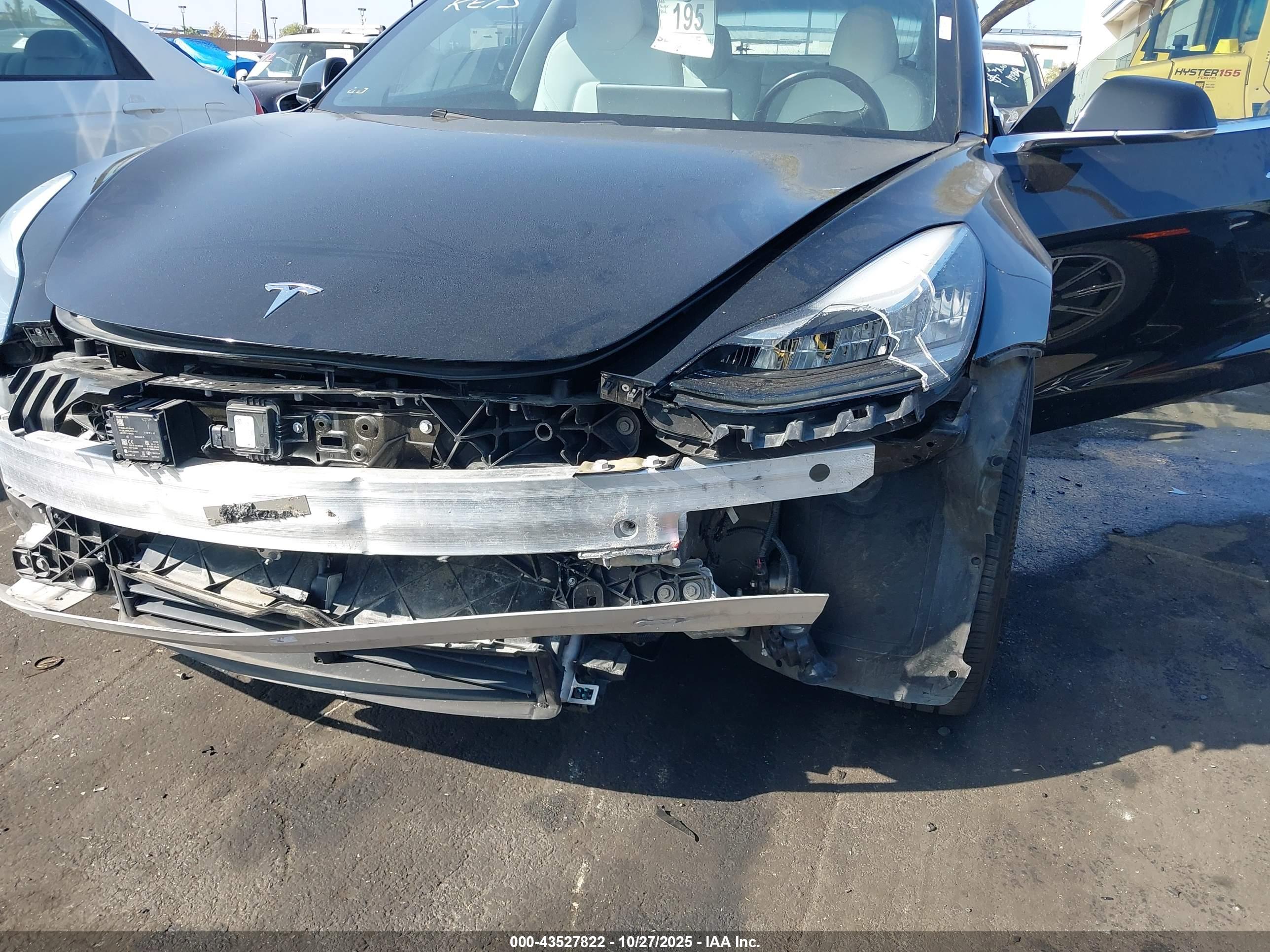 TESLA MODEL image 6