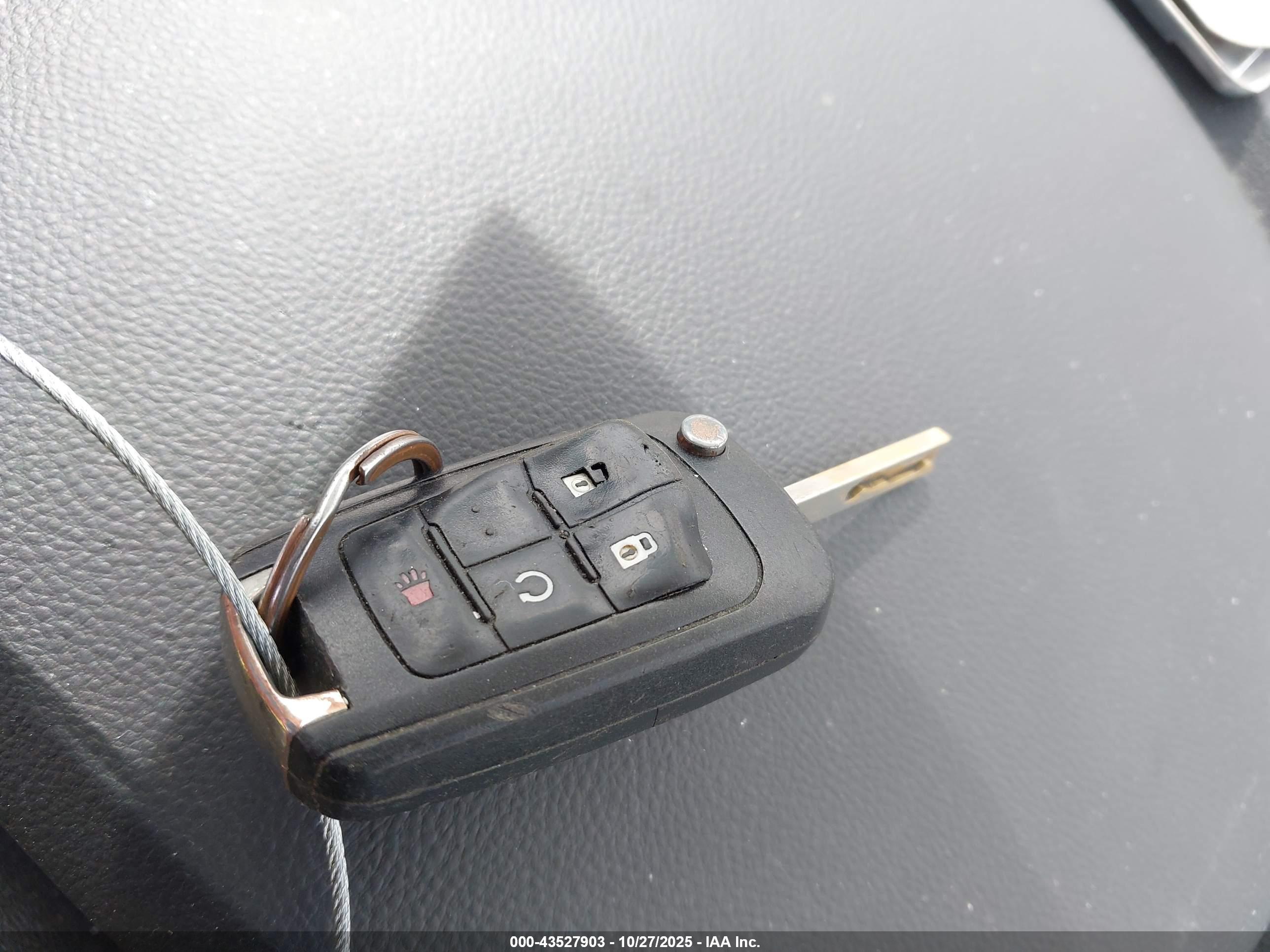 CHEVROLET EQUINOX image 11