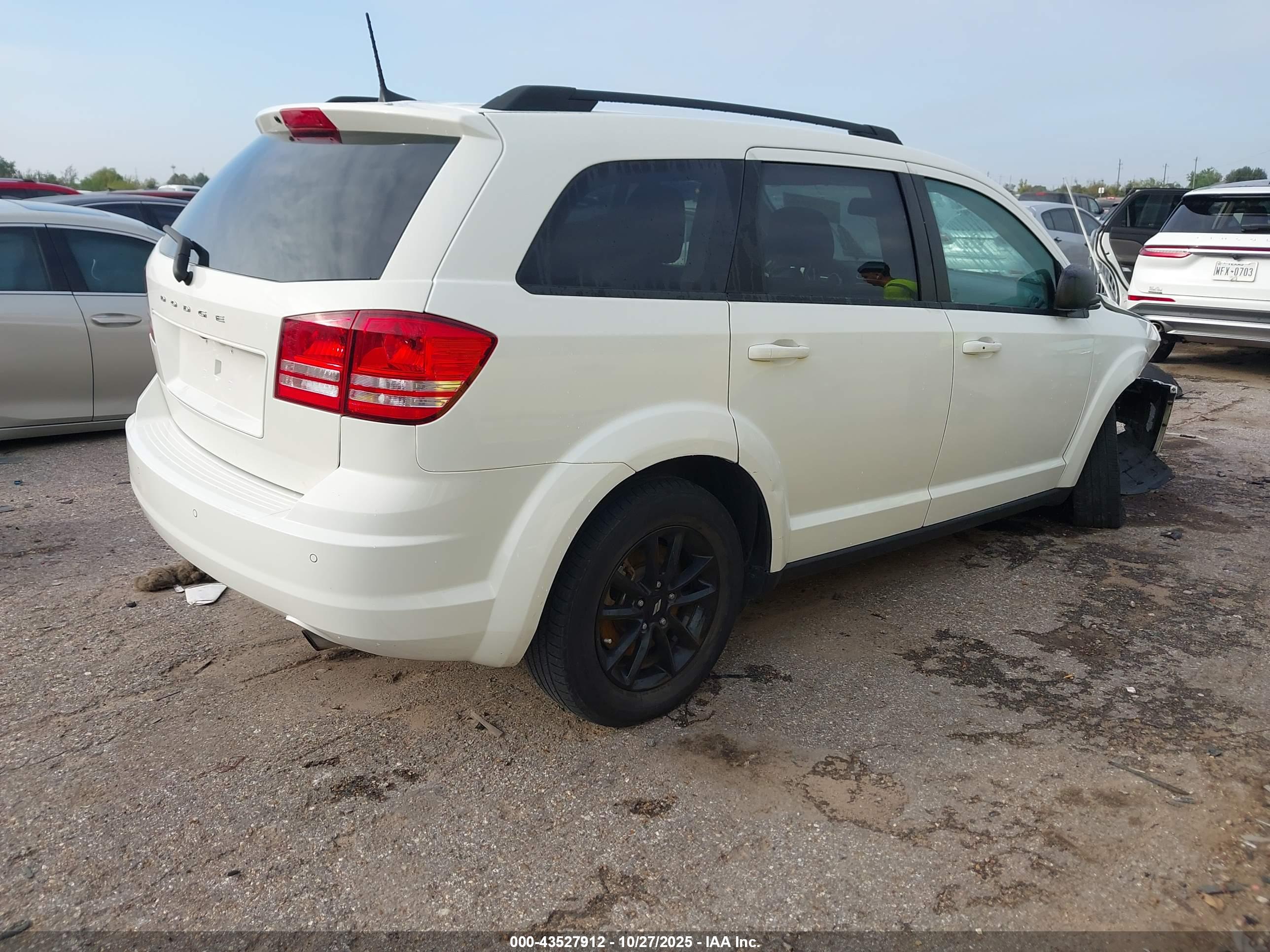 DODGE JOURNEY image 4