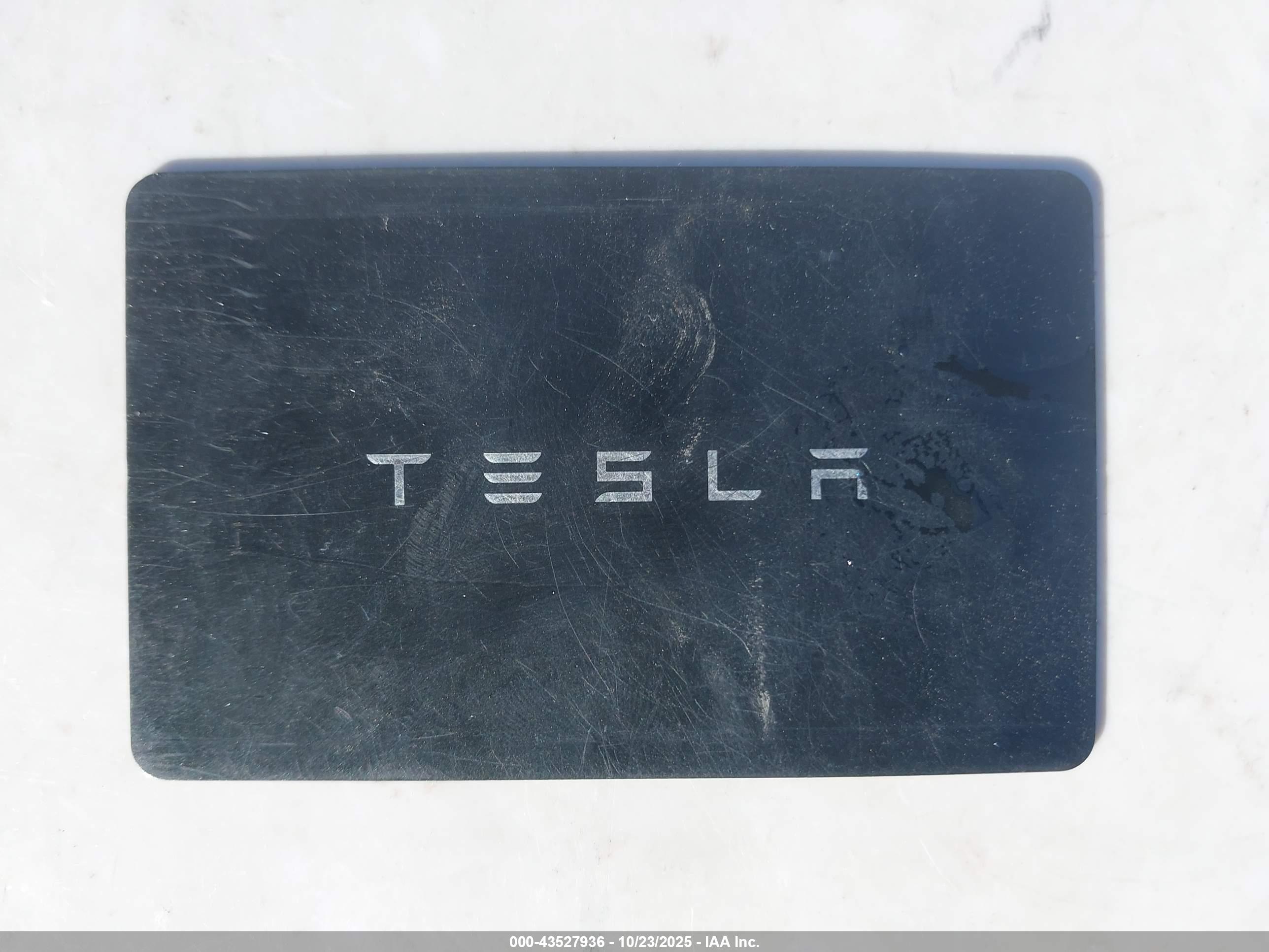 TESLA MODEL image 11