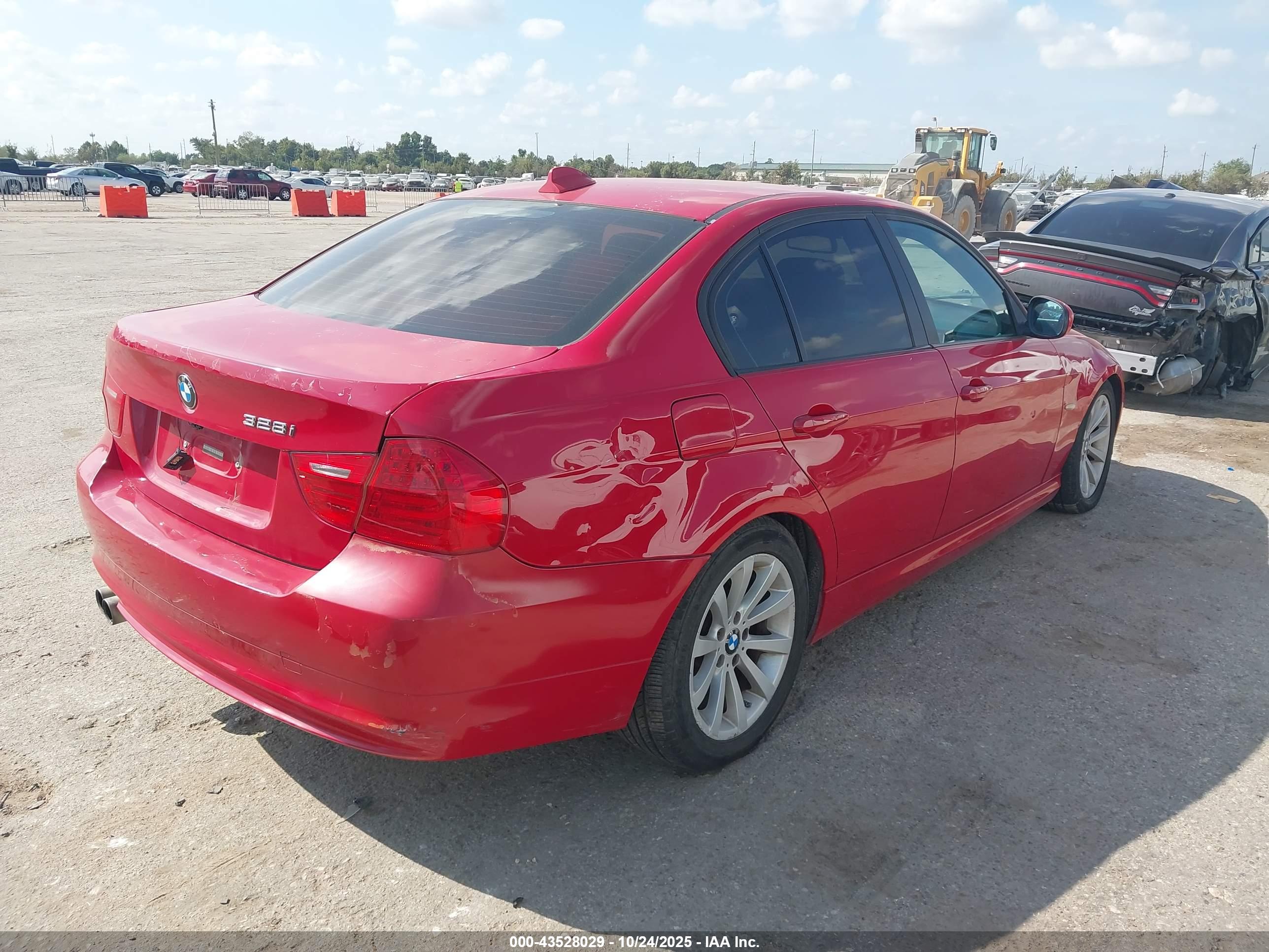 BMW 328I image 4
