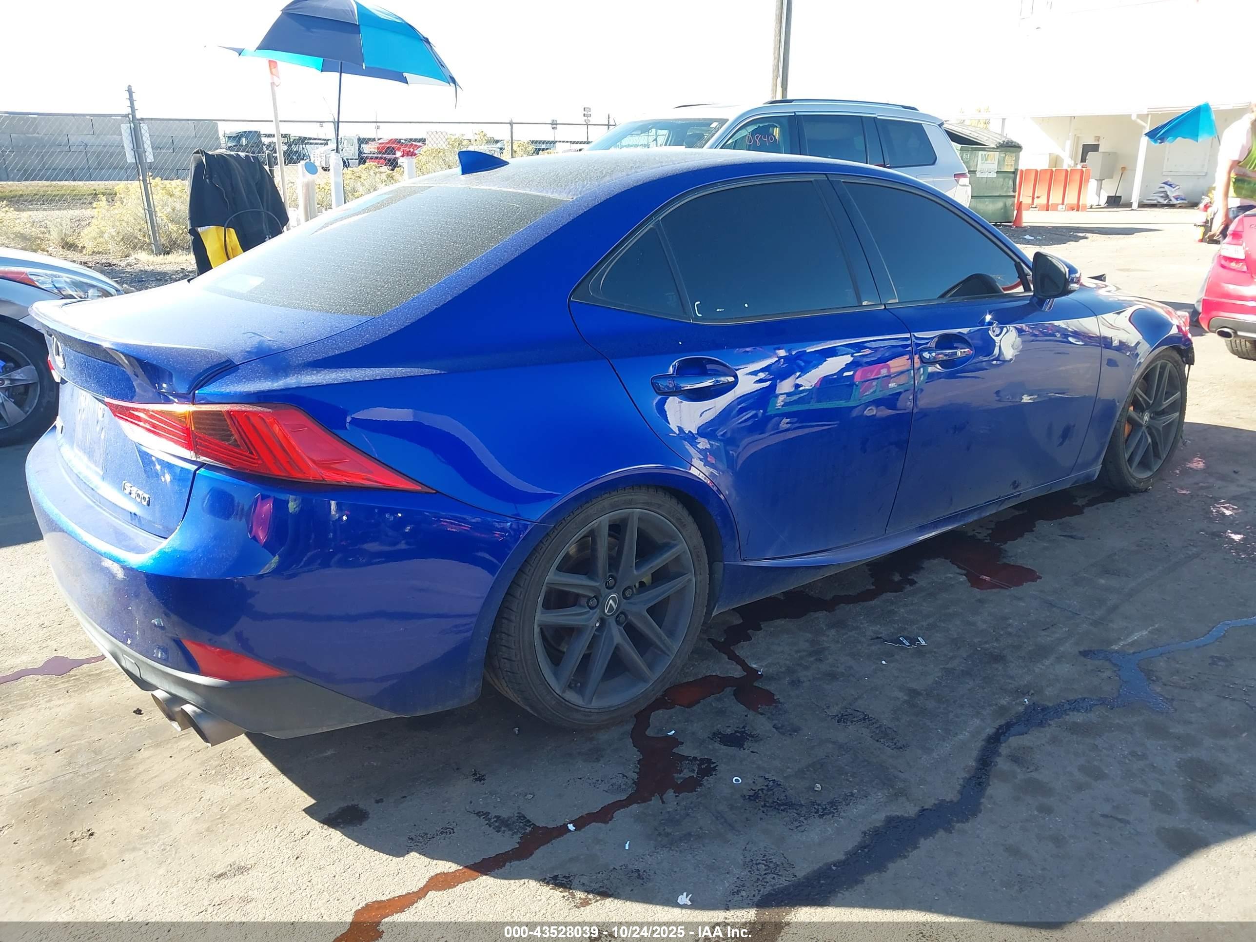 LEXUS IS image 4