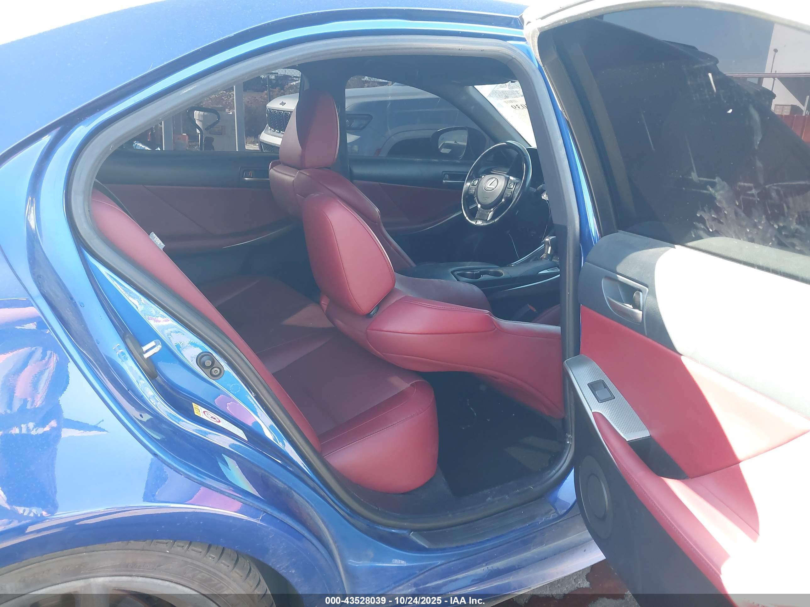 LEXUS IS image 8