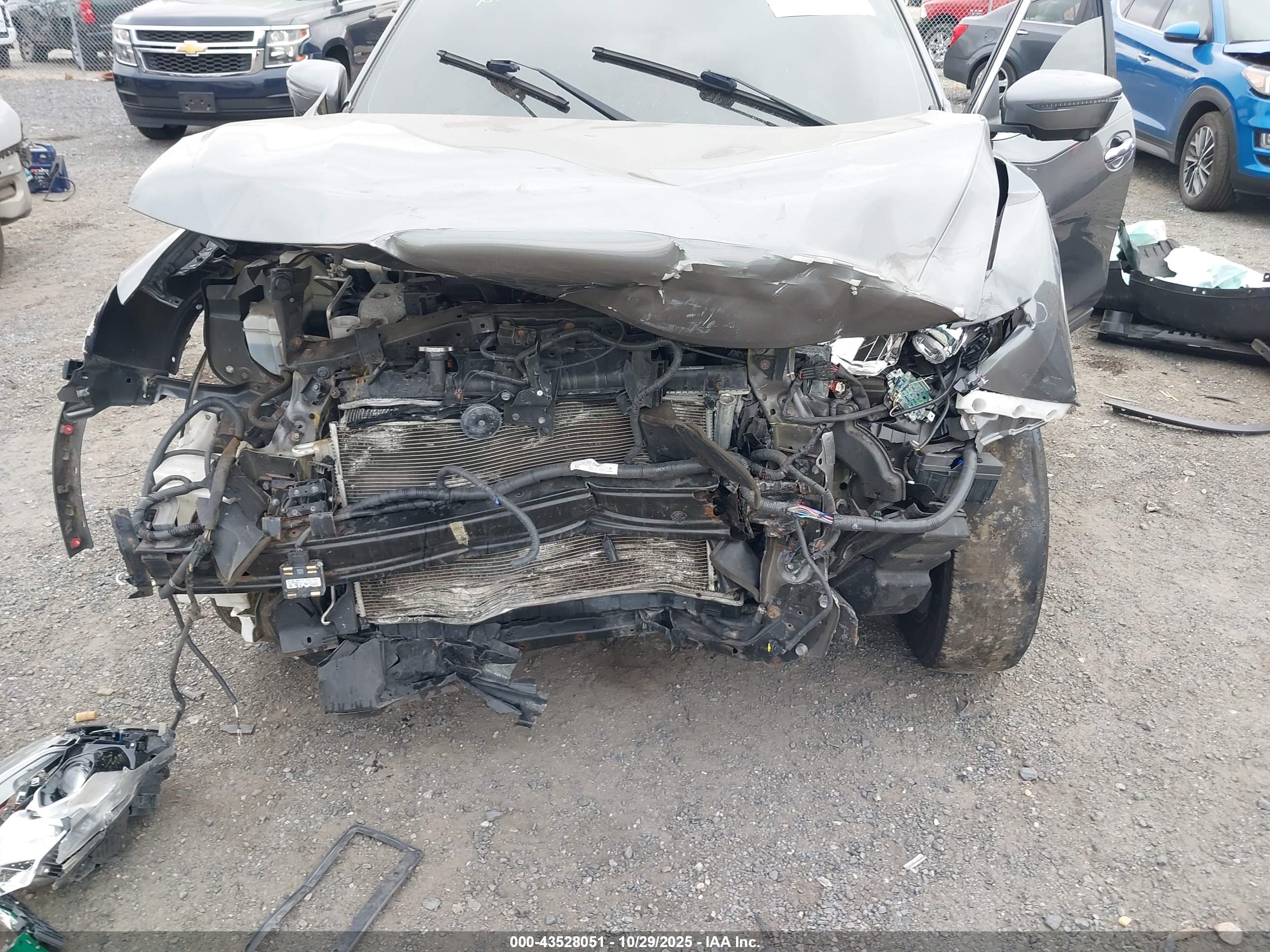 NISSAN ROGUE image 6