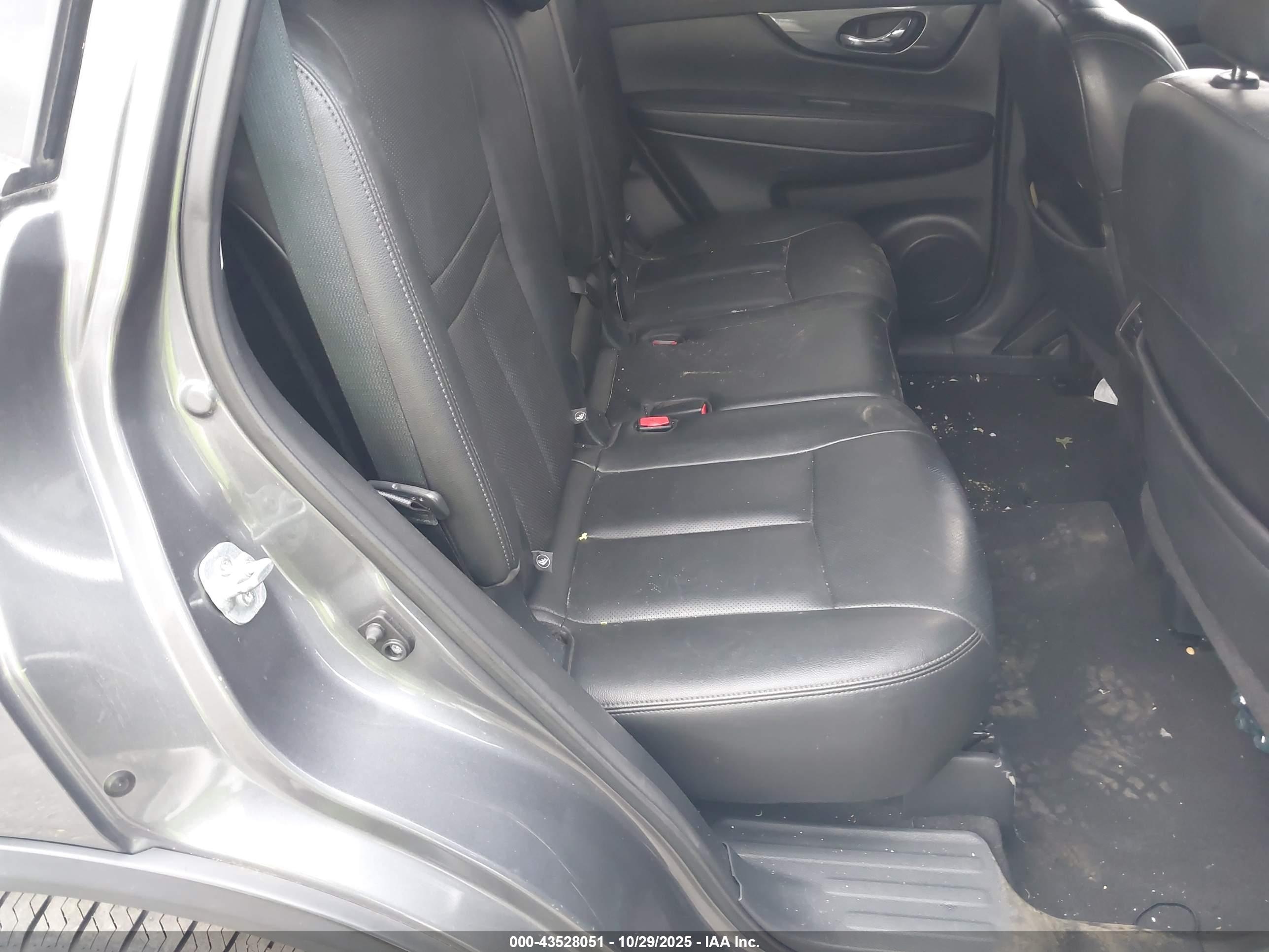 NISSAN ROGUE image 8
