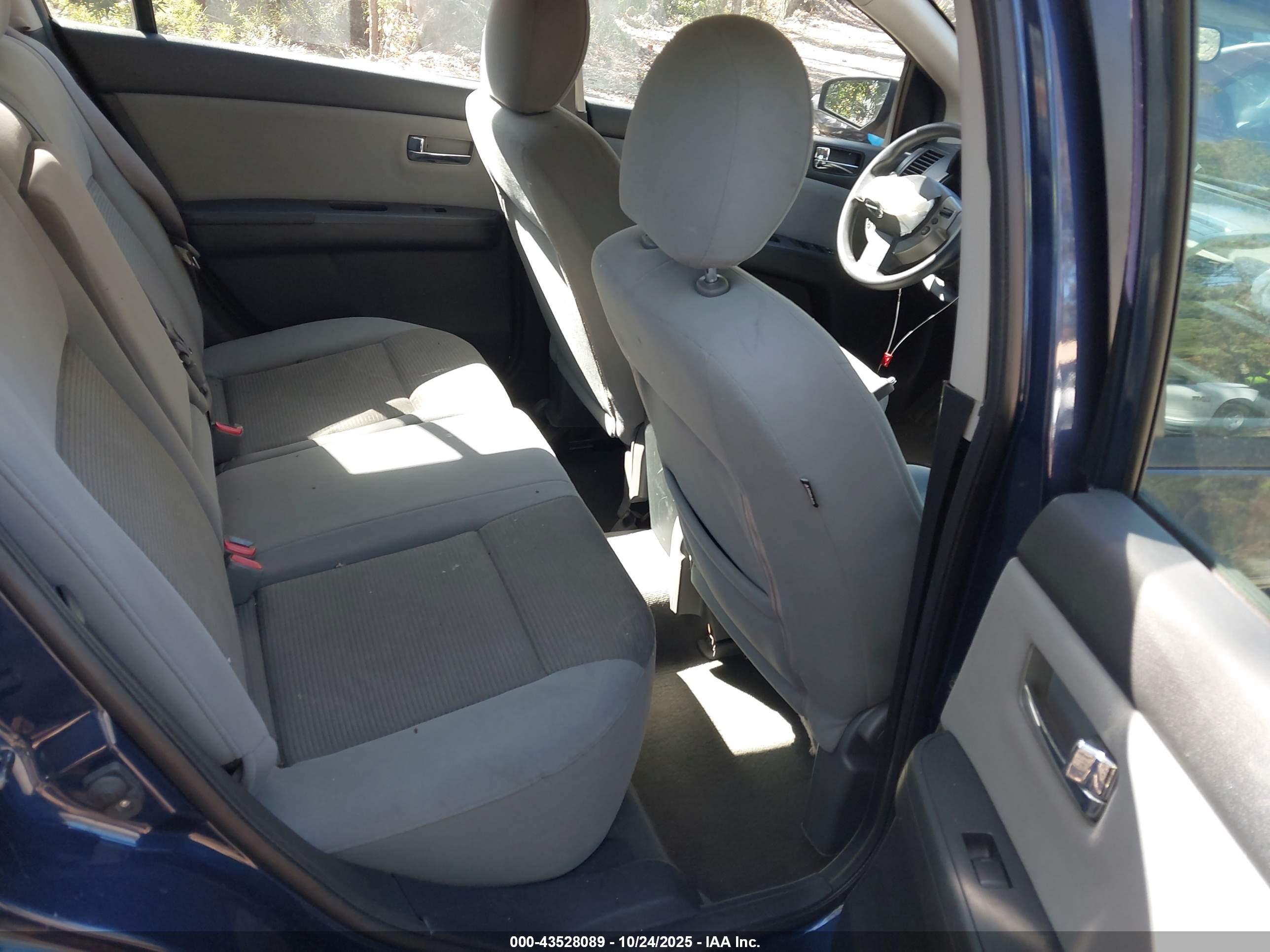 NISSAN SENTRA image 8