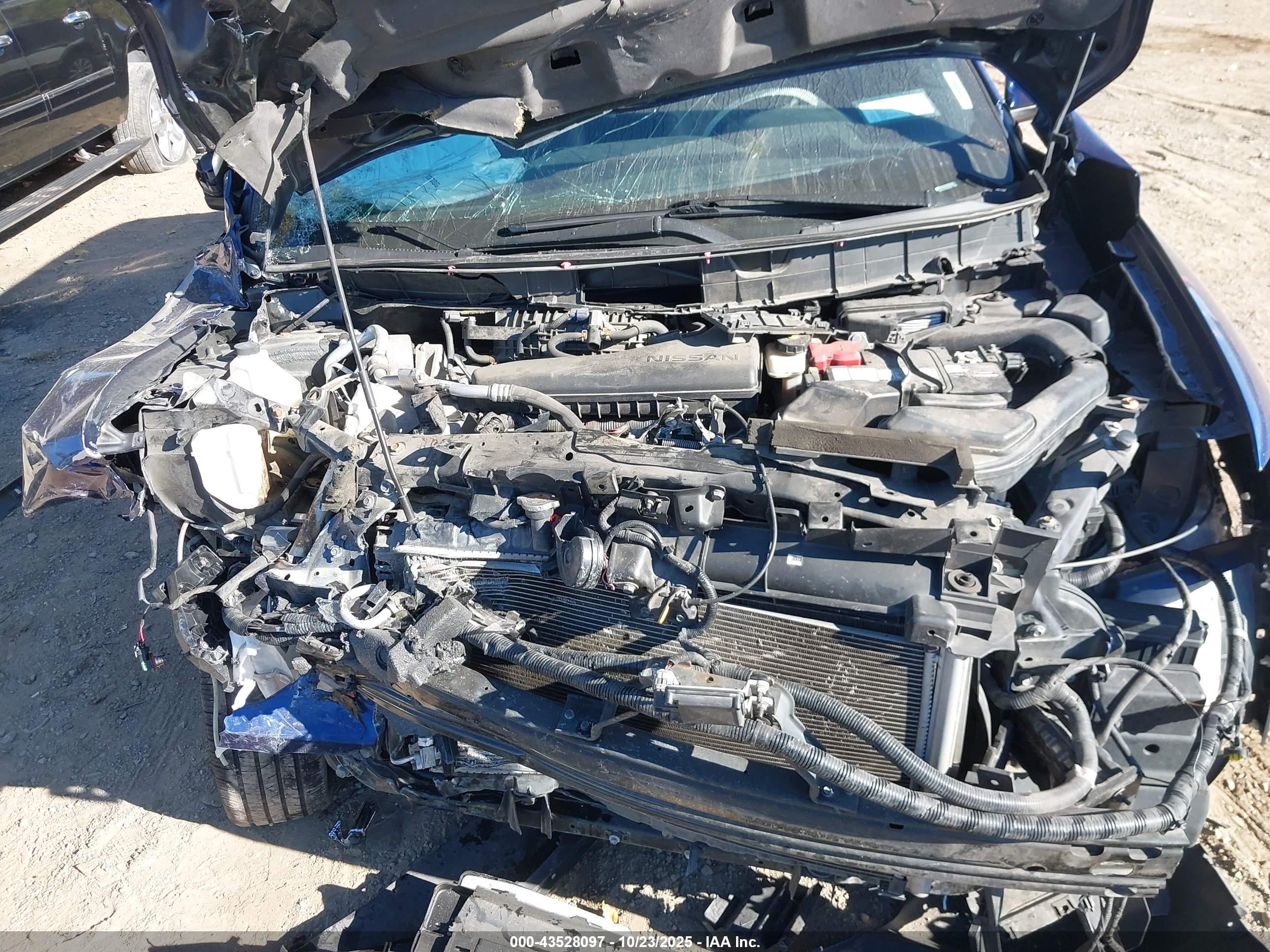 NISSAN ROGUE image 10