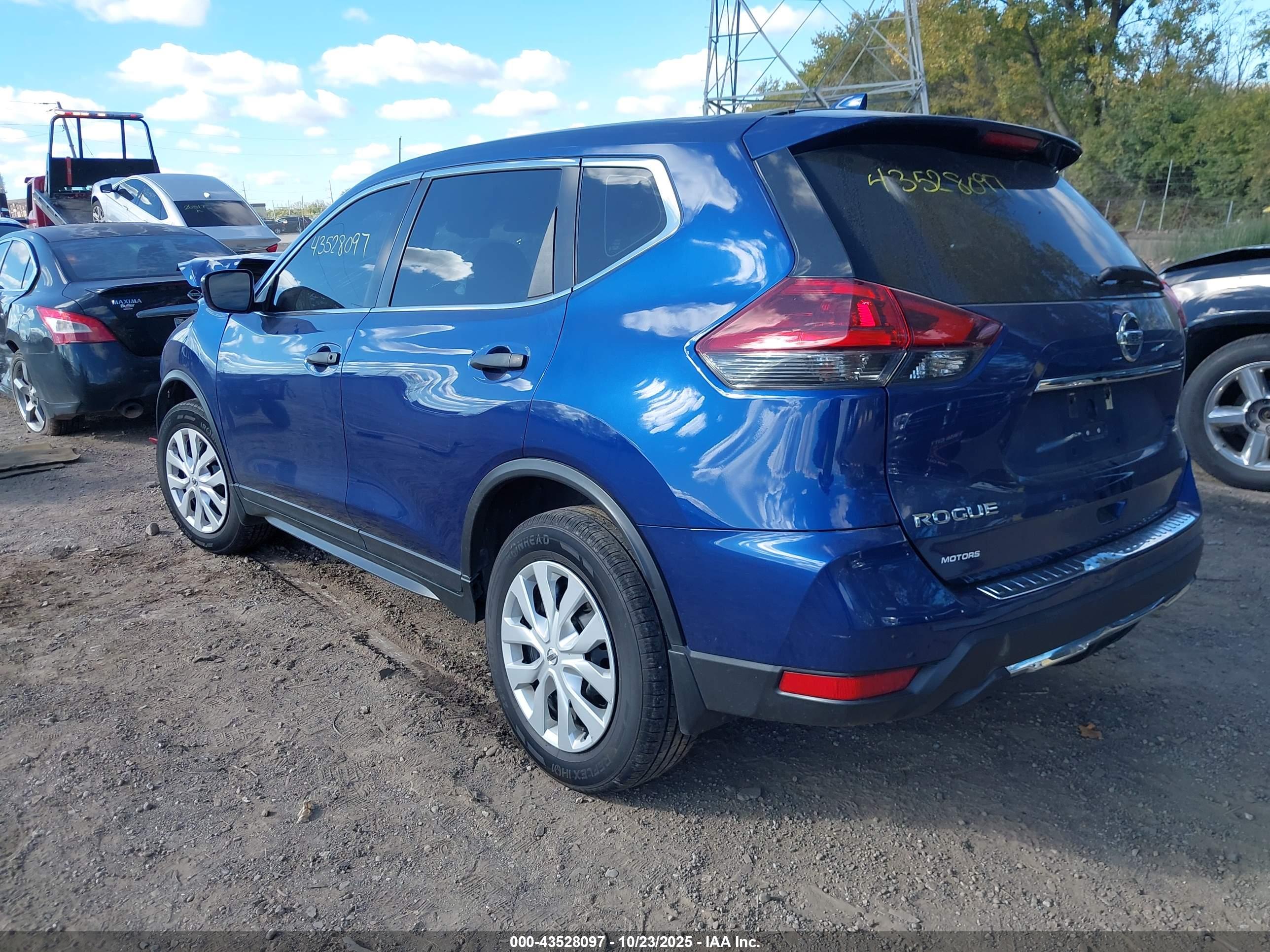 NISSAN ROGUE image 3