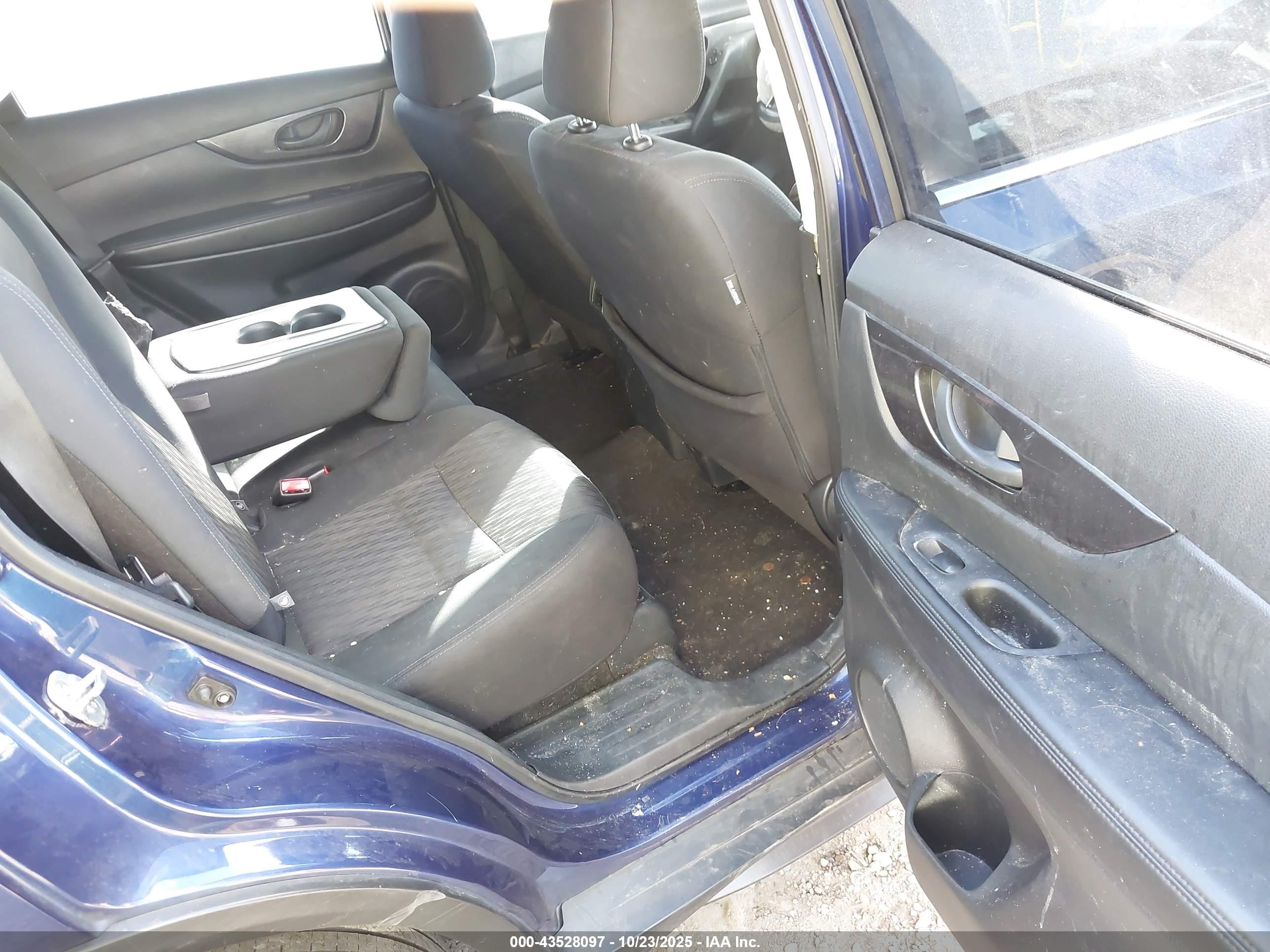 NISSAN ROGUE image 8