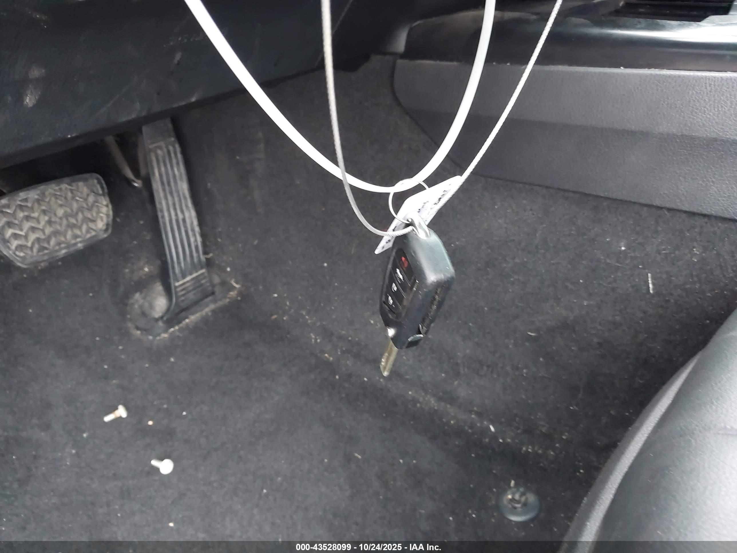 TOYOTA CAMRY image 11