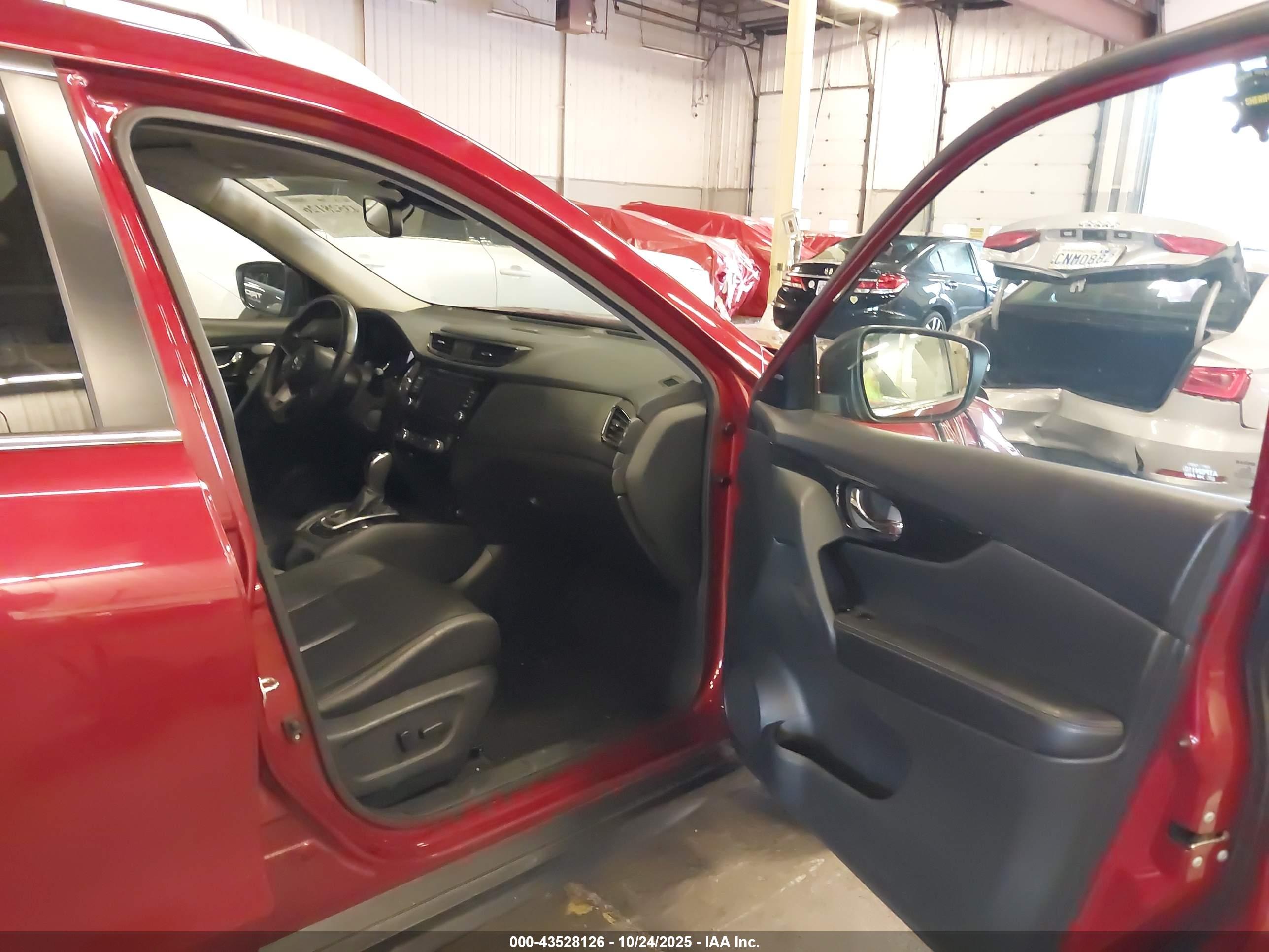 NISSAN ROGUE image 5