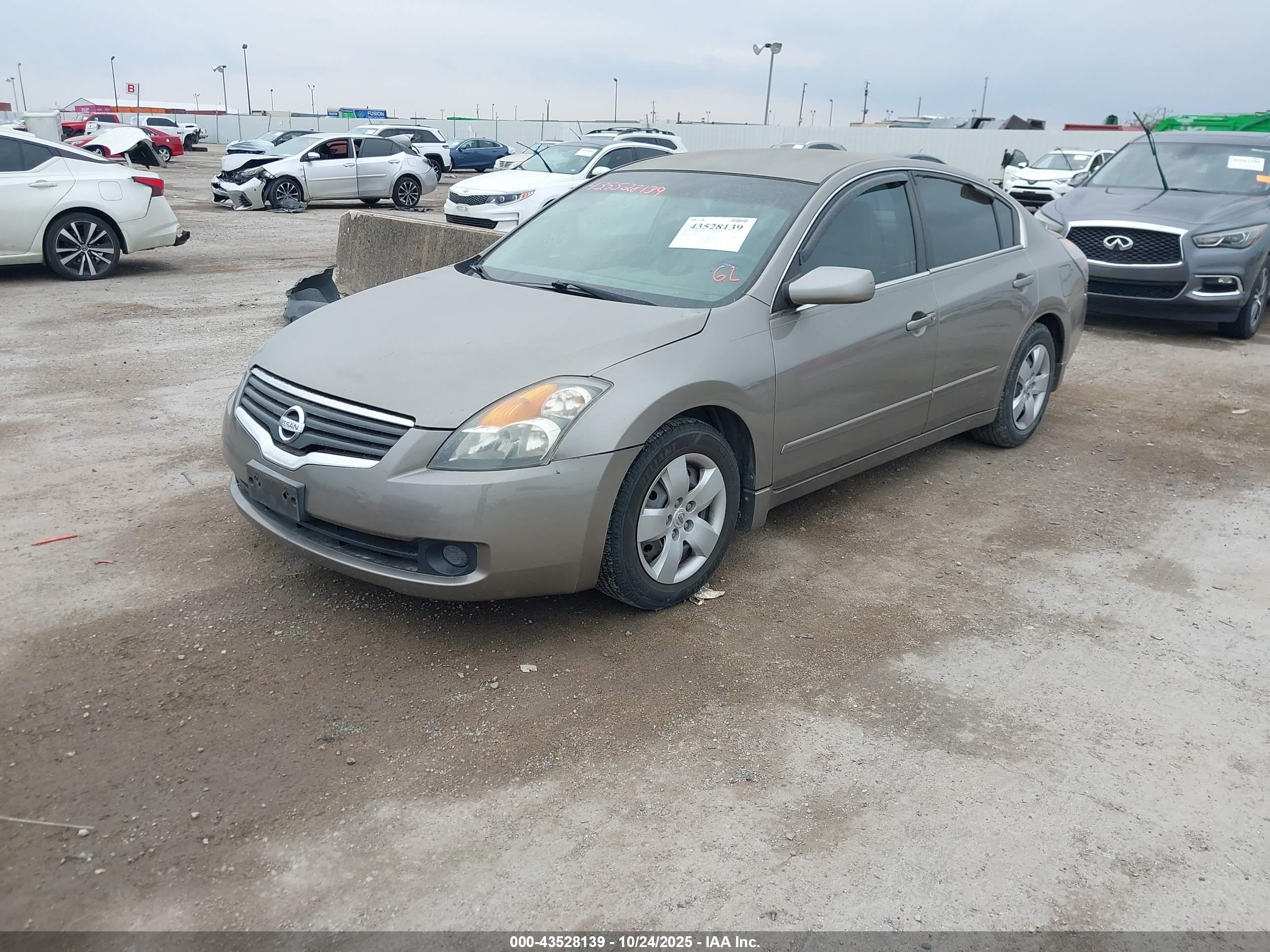 NISSAN ALTIMA image 2