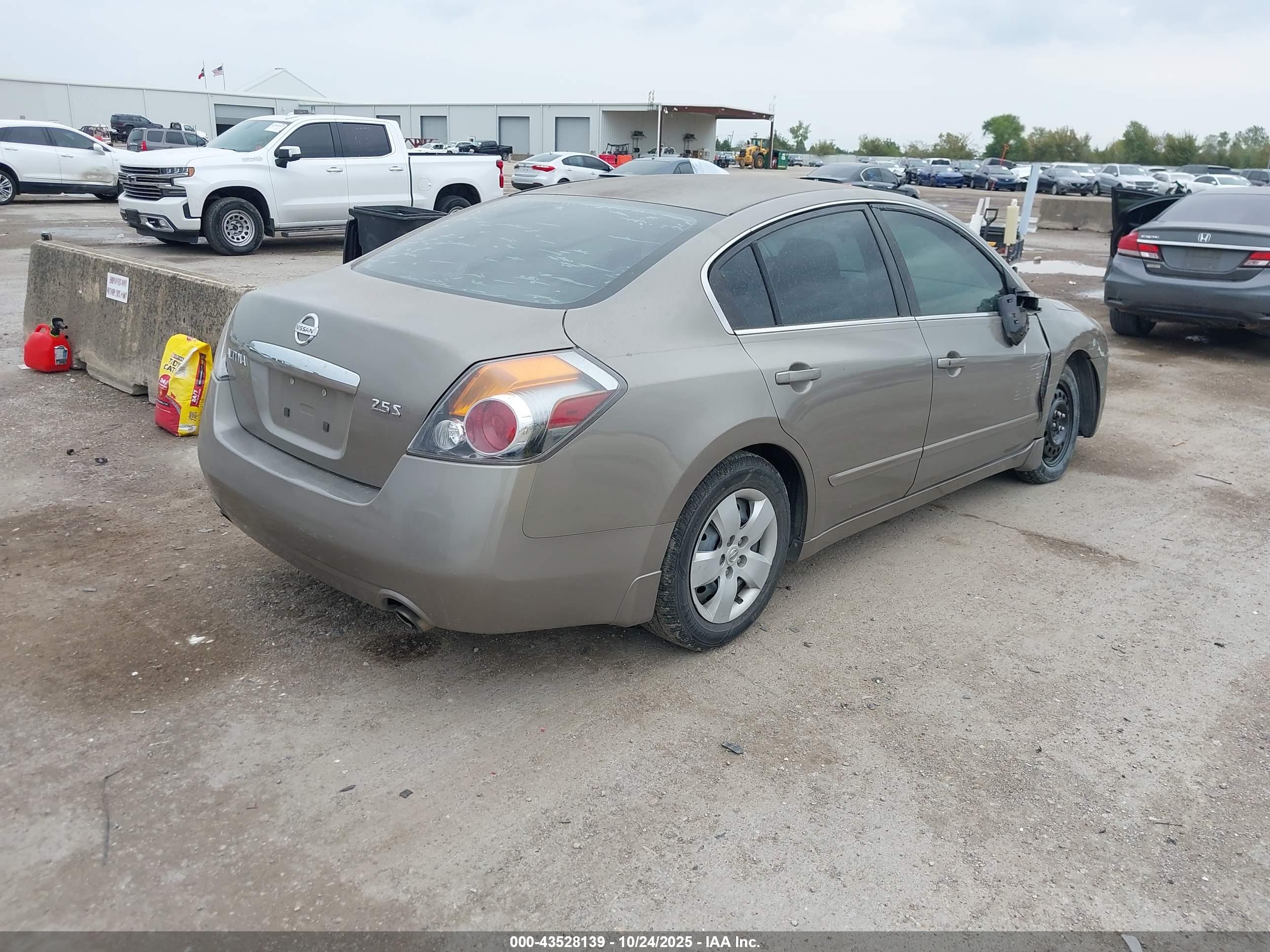 NISSAN ALTIMA image 4
