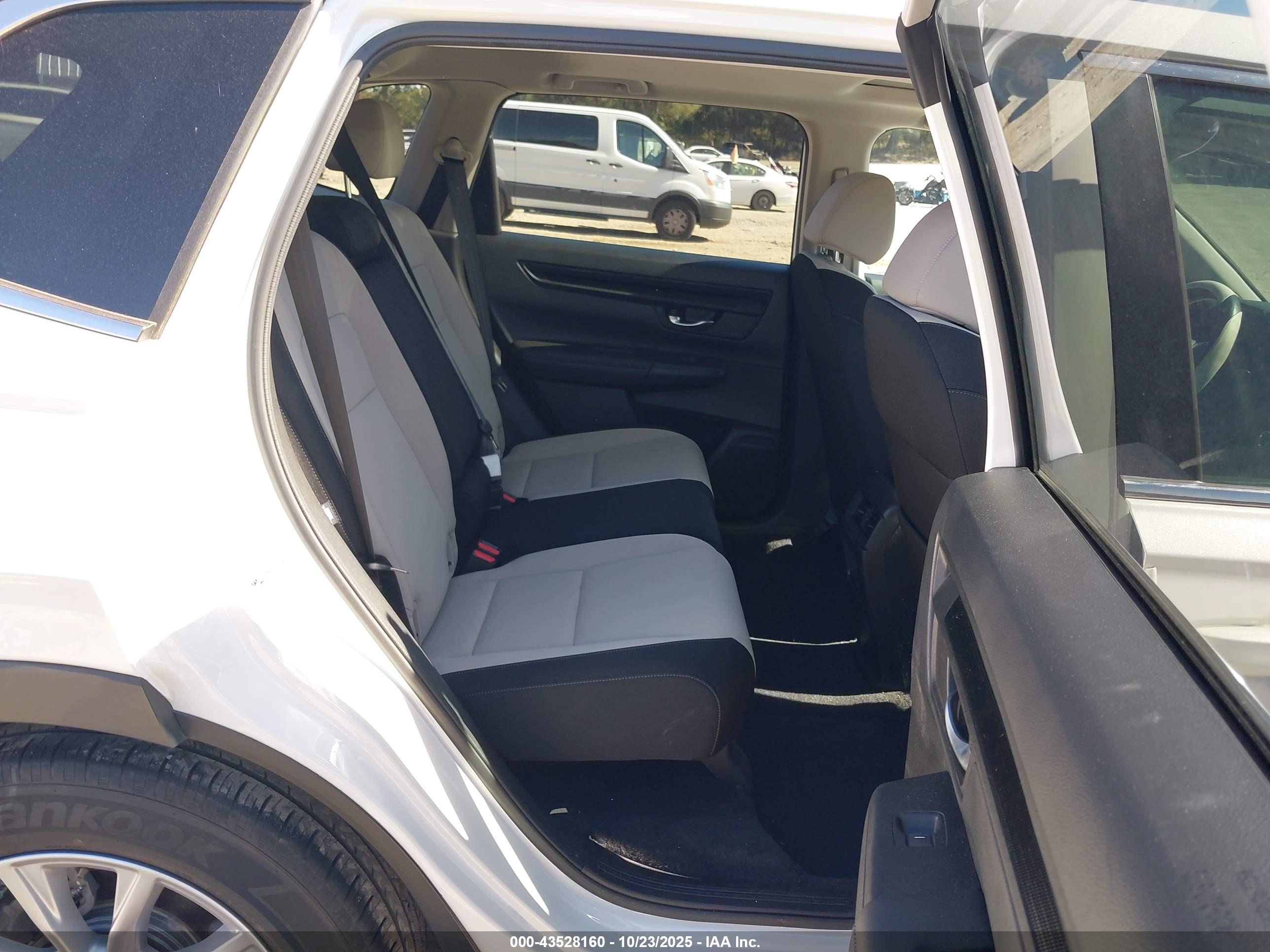 HONDA CR-V image 8