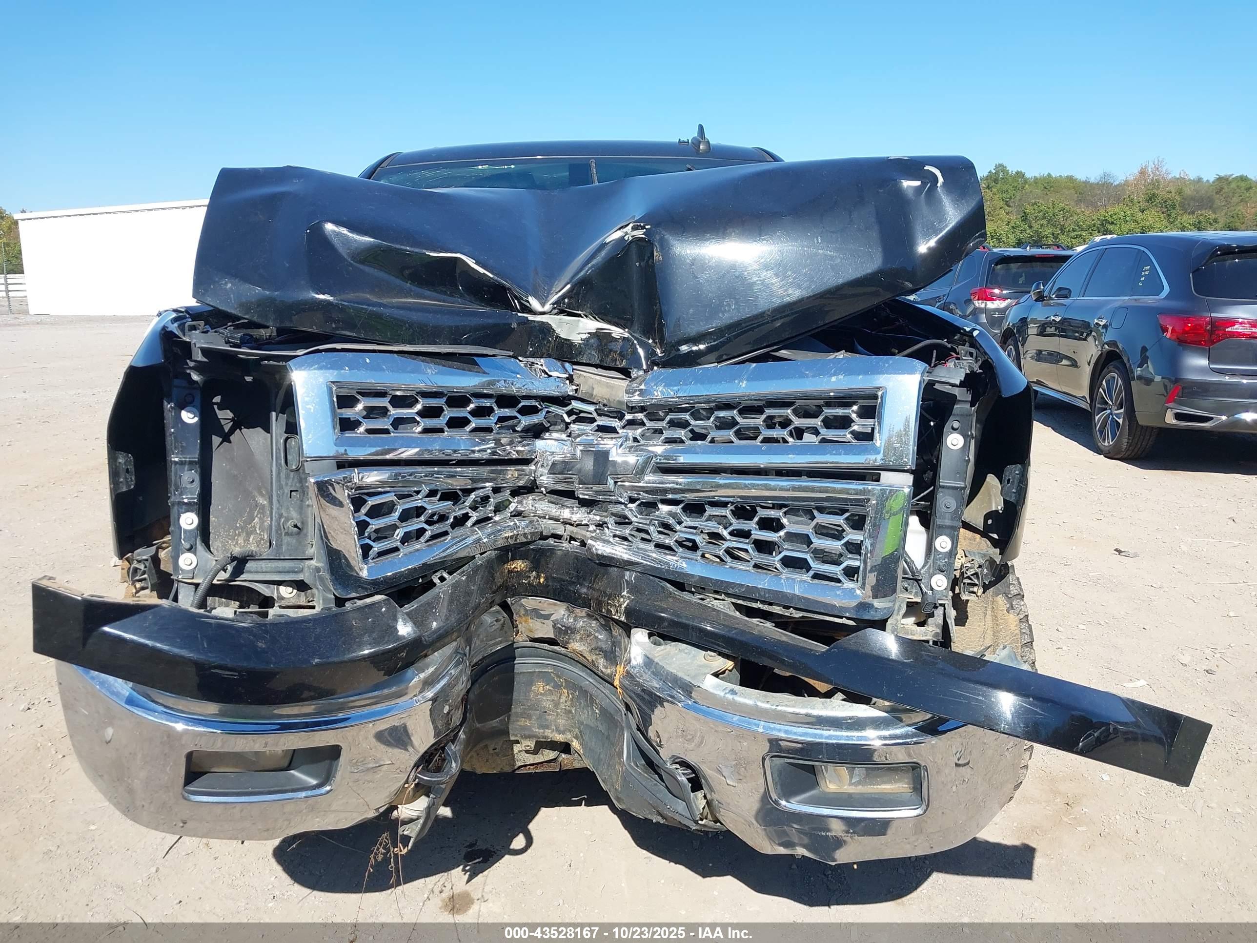 CHEVROLET SILVERADO image 6