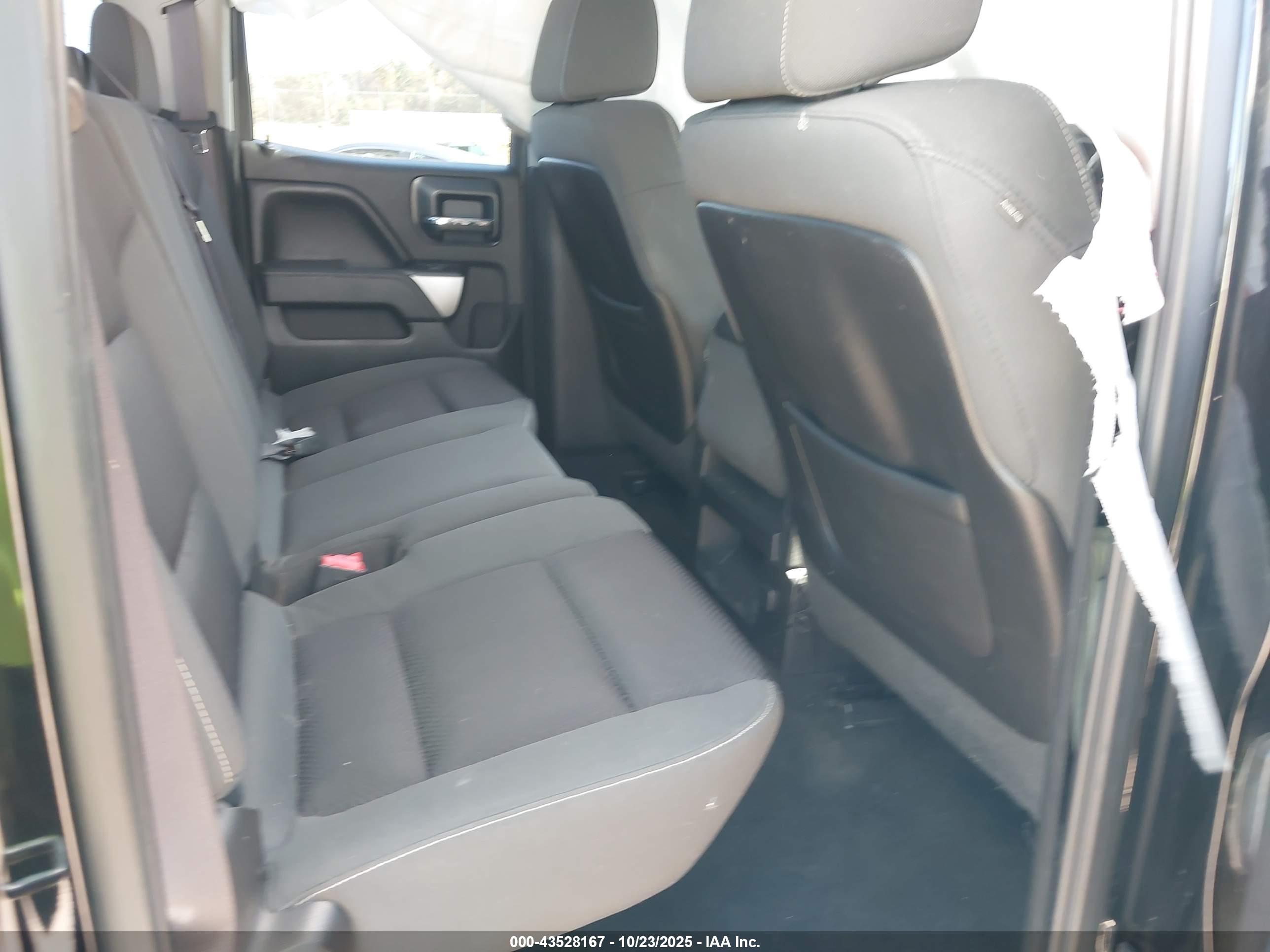 CHEVROLET SILVERADO image 8