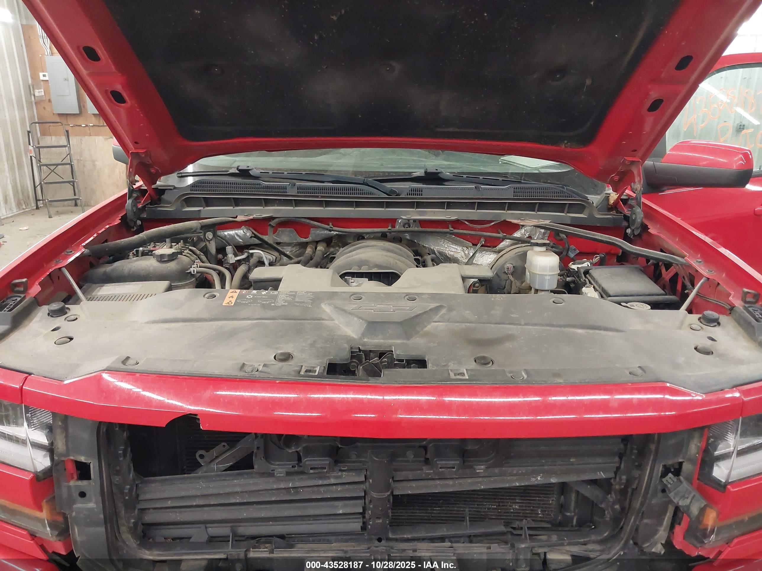 CHEVROLET SILVERADO image 10