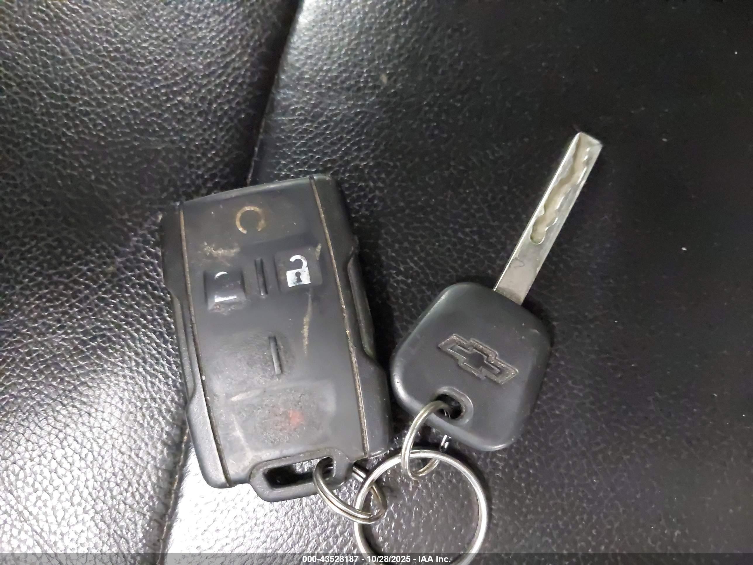 CHEVROLET SILVERADO image 11