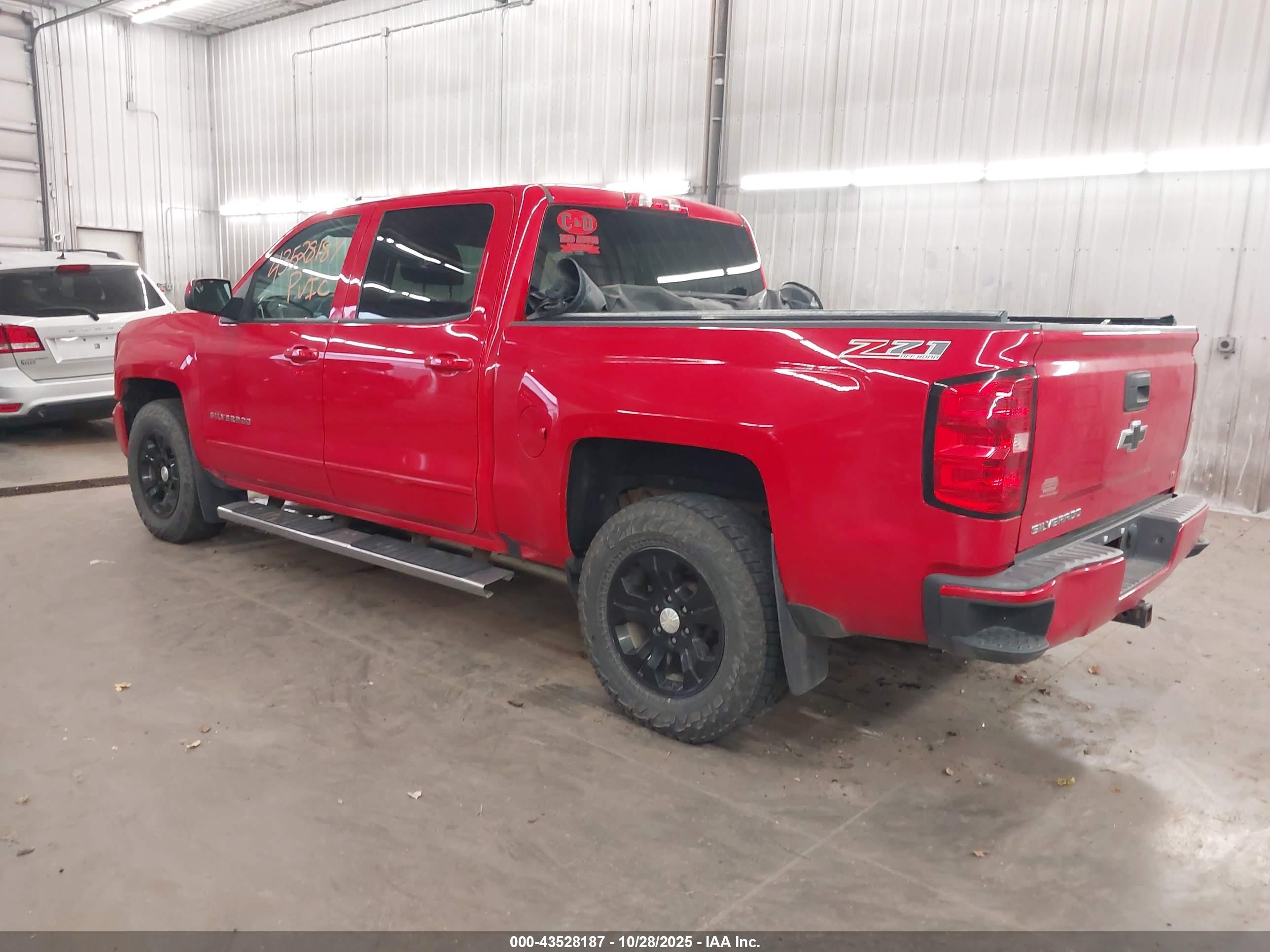 CHEVROLET SILVERADO image 3