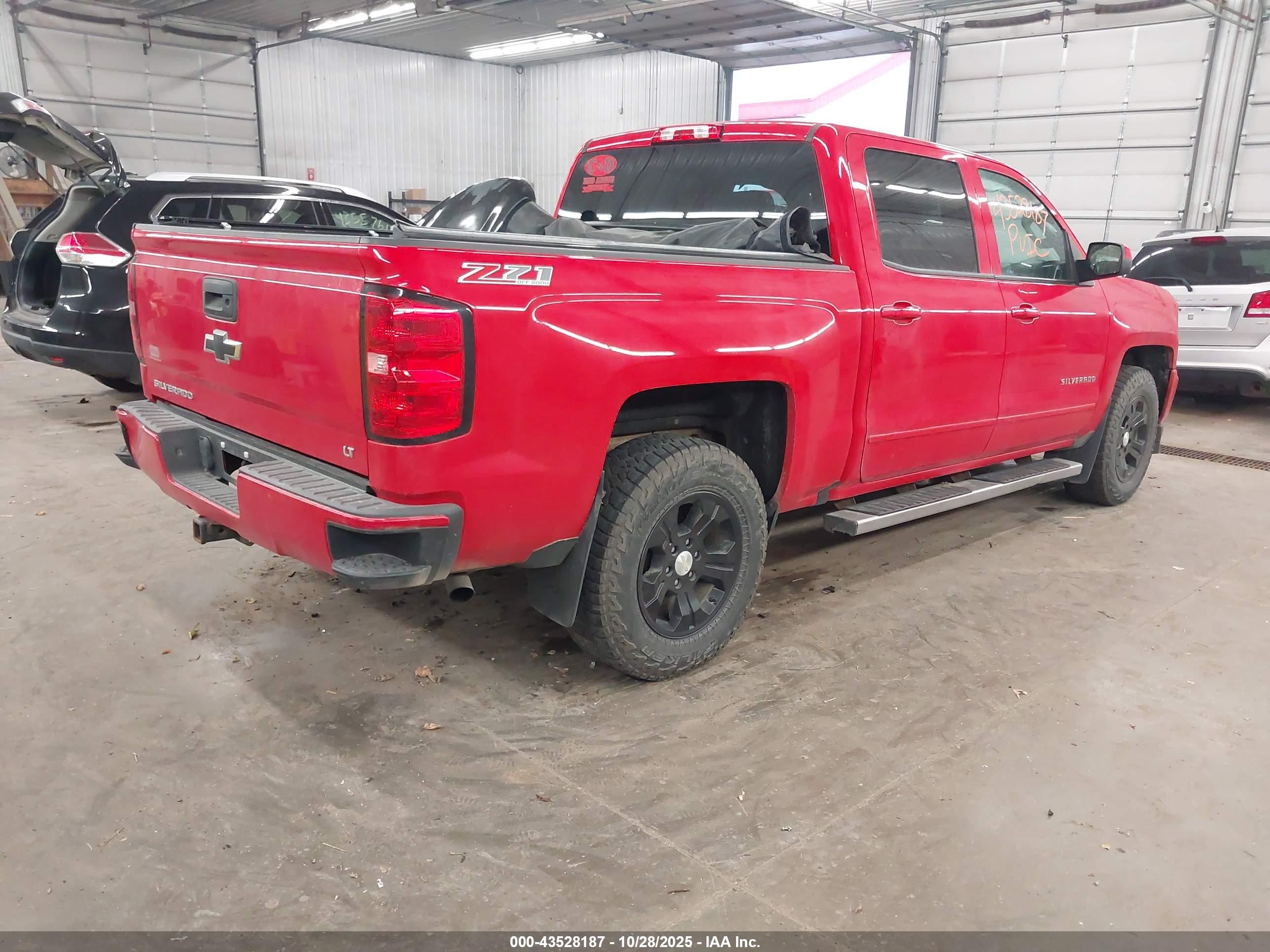 CHEVROLET SILVERADO image 4