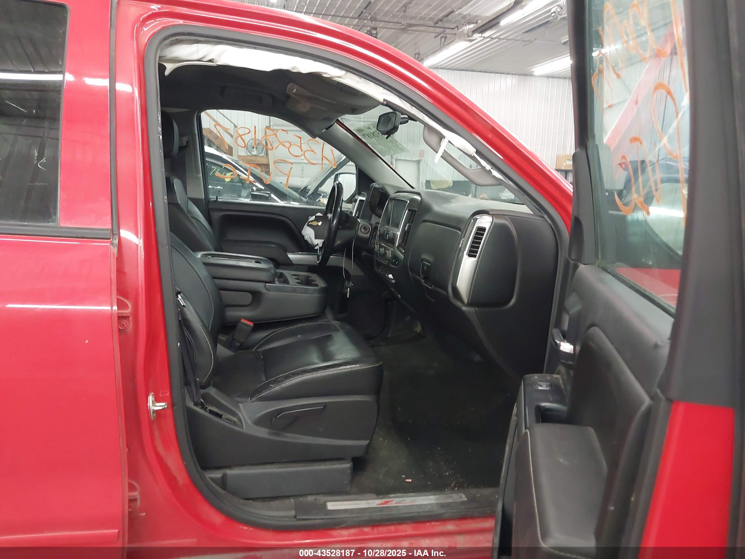 CHEVROLET SILVERADO image 5