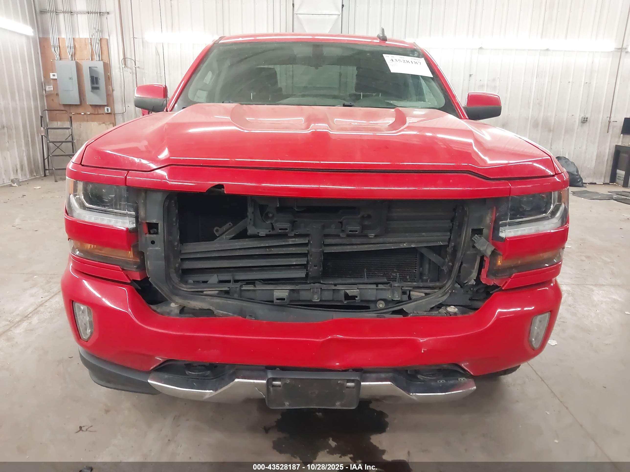 CHEVROLET SILVERADO image 6