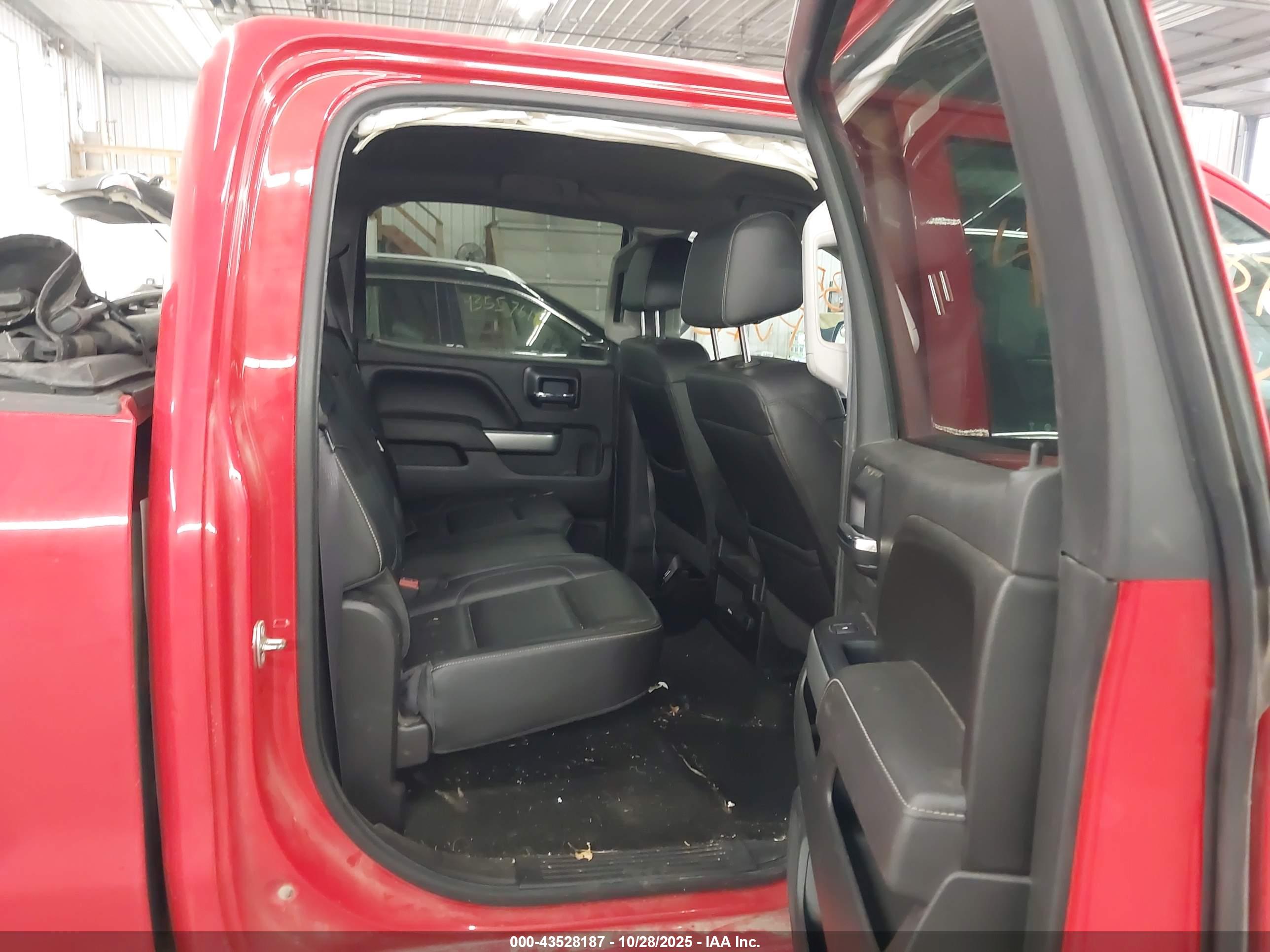 CHEVROLET SILVERADO image 8