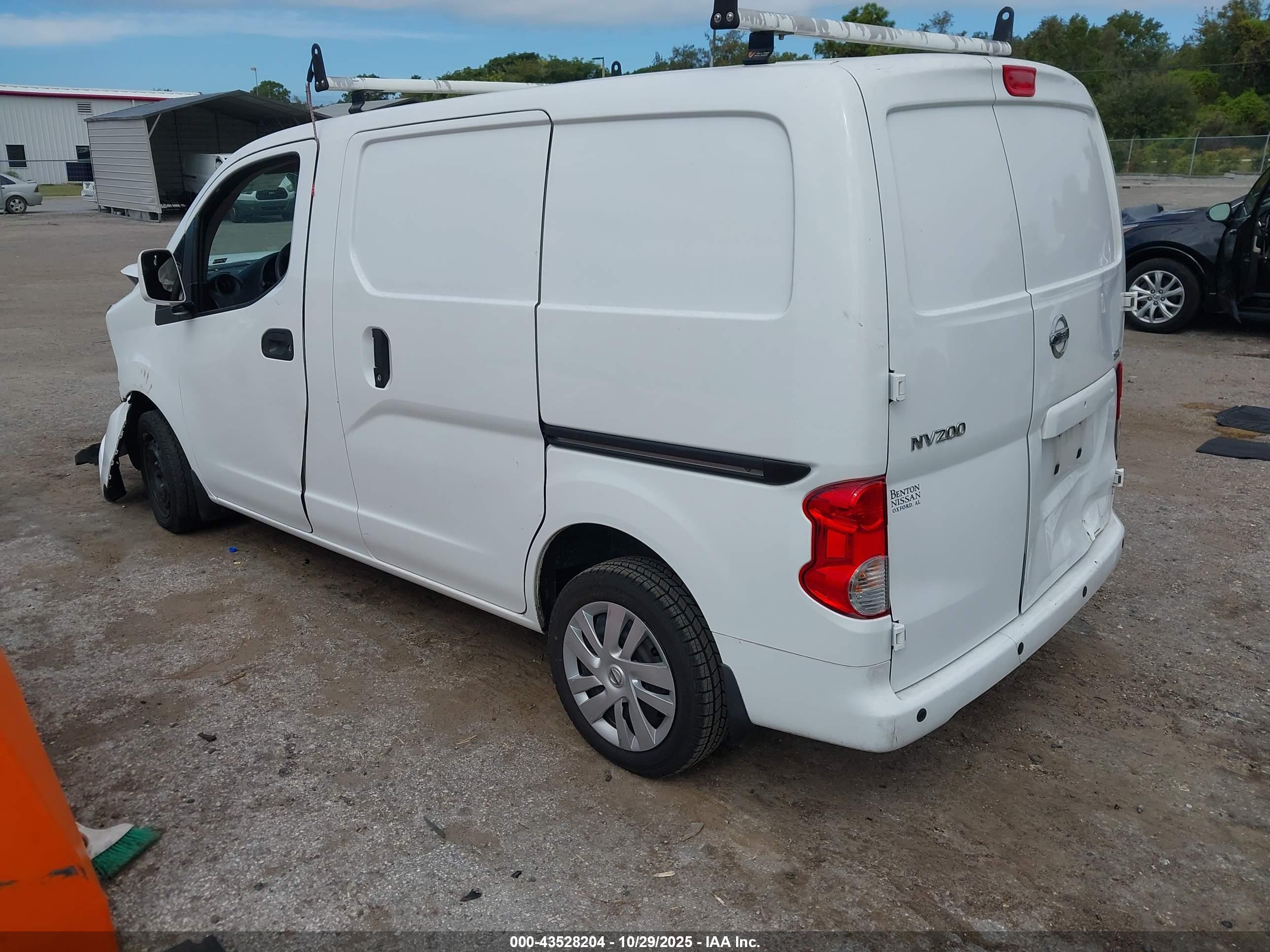 NISSAN NV200 image 3