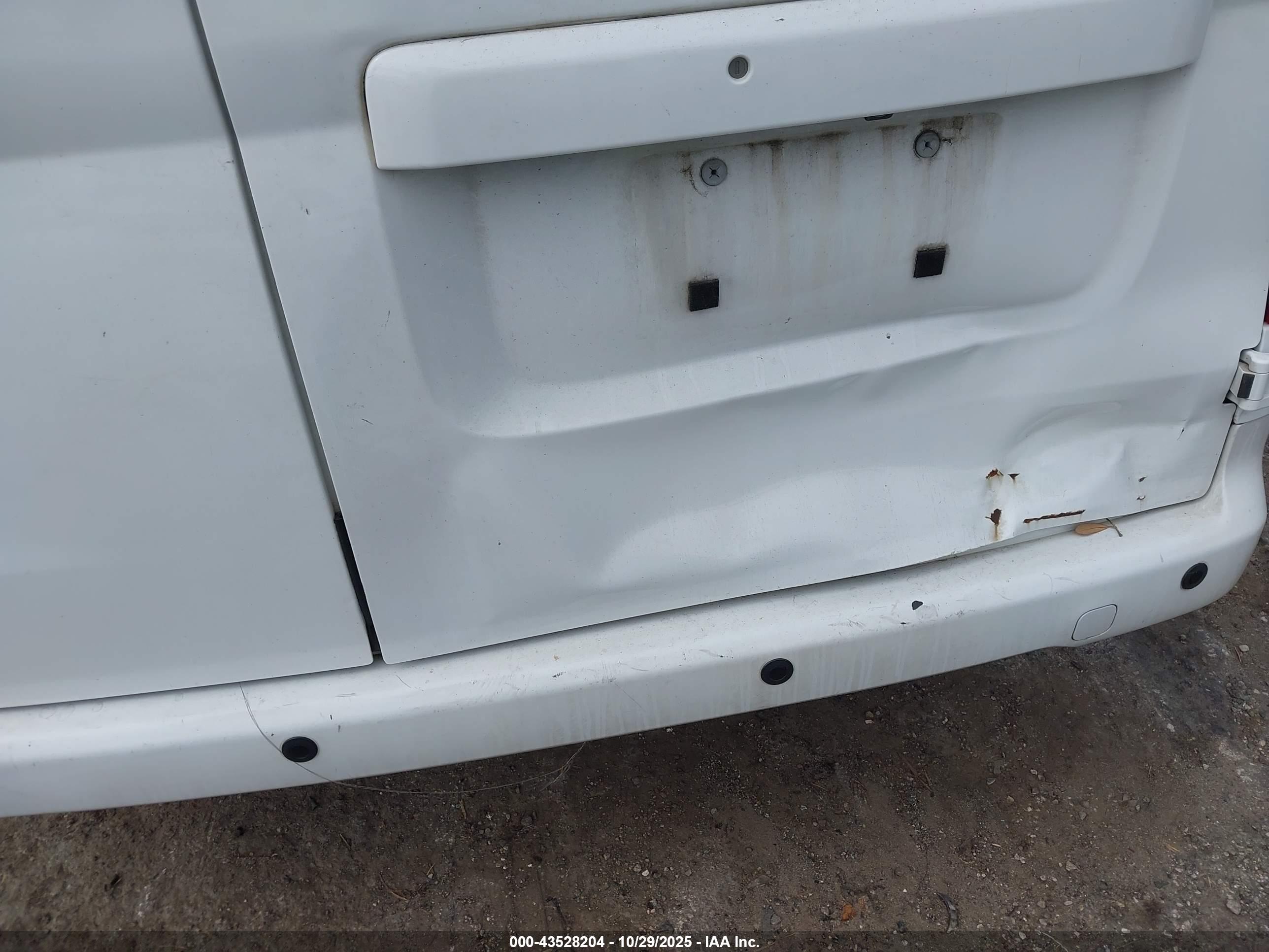 NISSAN NV200 image 6