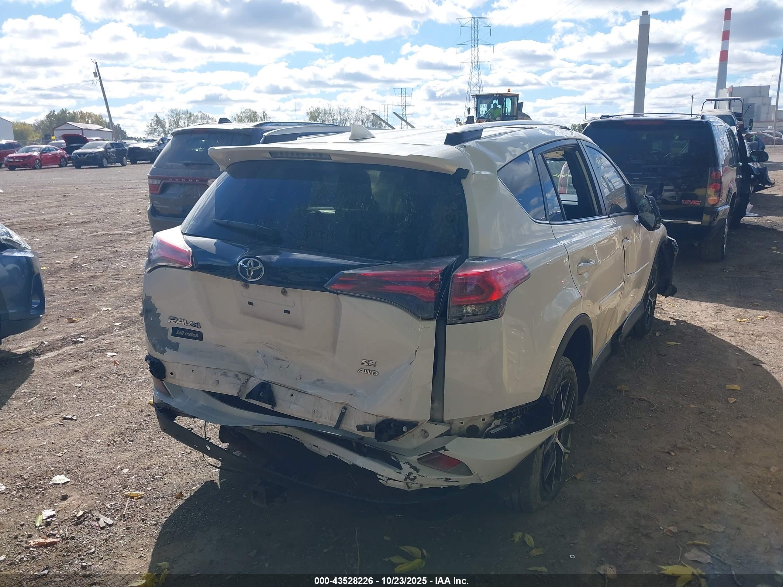 TOYOTA RAV4 image 4