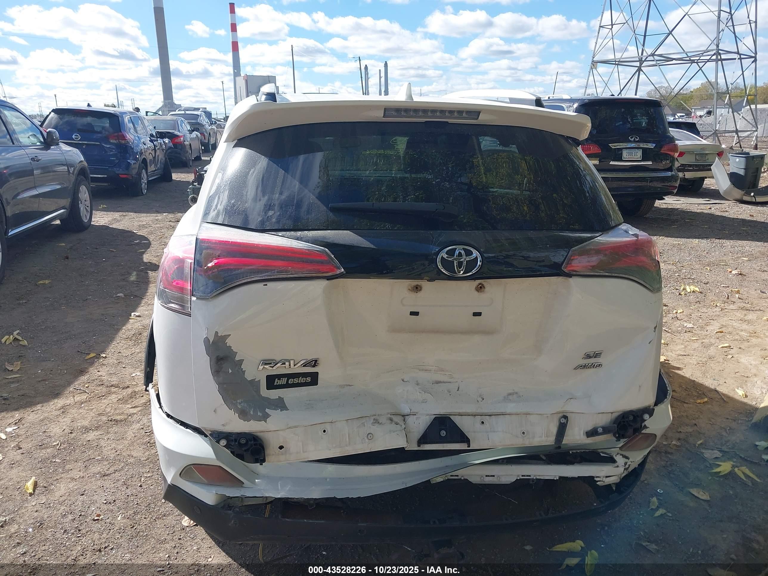 TOYOTA RAV4 image 6