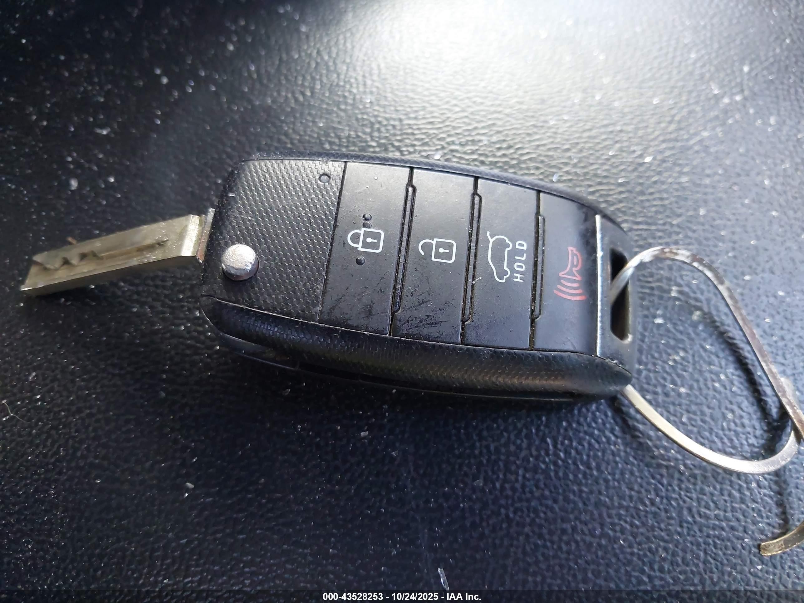 KIA SORENTO image 11